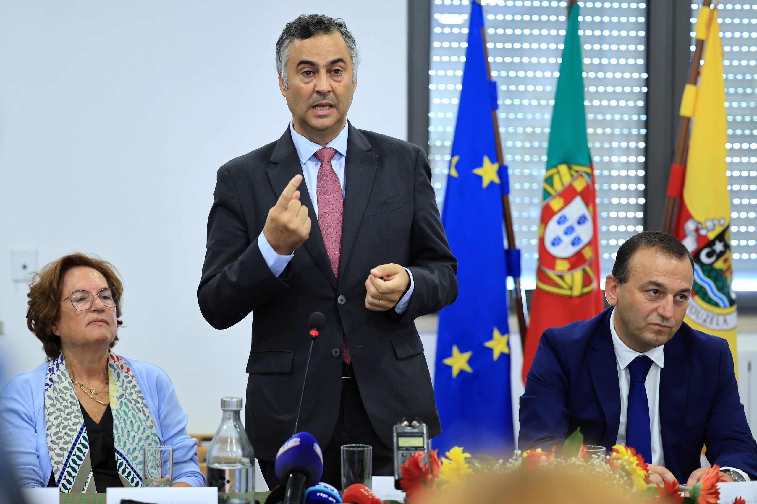 Vagas para recrutamento de professores publicadas “muito em breve”