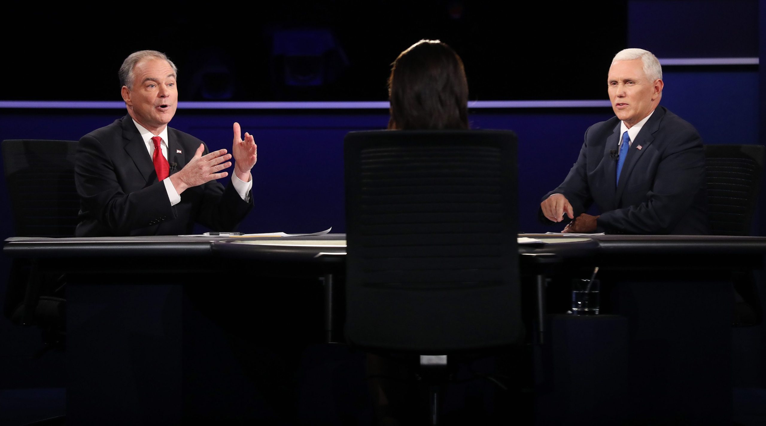 Candidatos a vice-presidentes dos EUA trocam acusações sobre Trump e Clinton em debate
