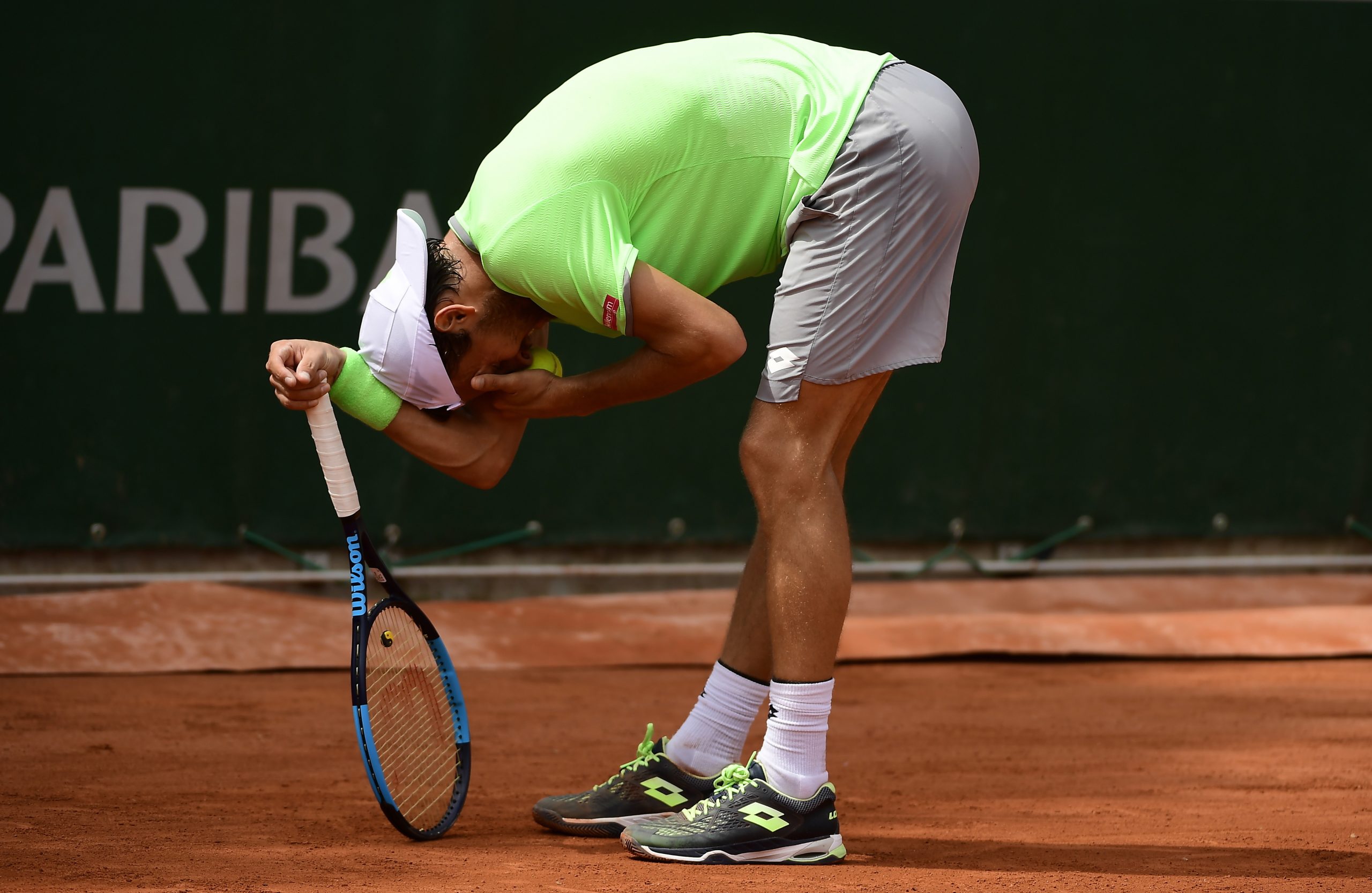 João Sousa eliminado na primeira ronda de Roland Garros, também em pares