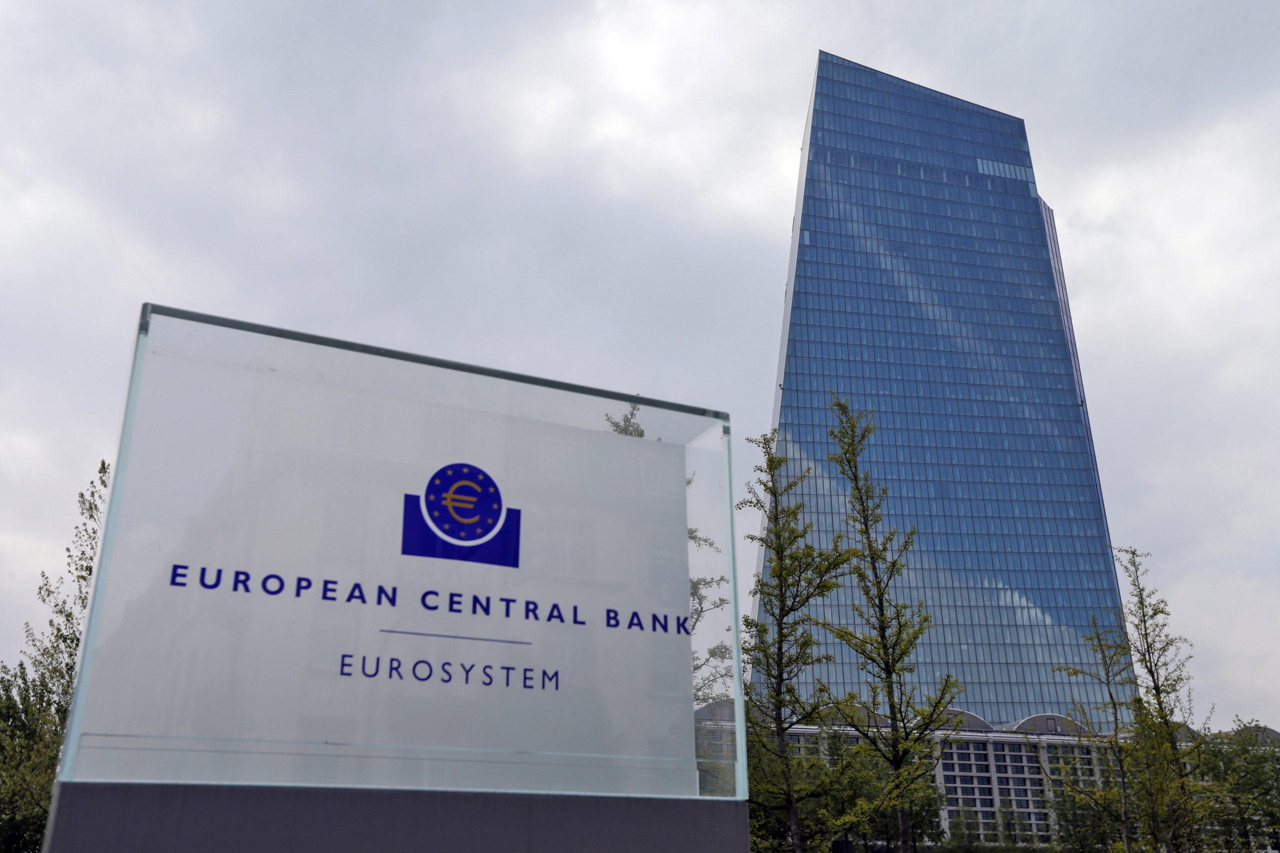 Banco Central Europeu estuda com outros cinco bancos centrais a criação de uma criptomoeda em euros