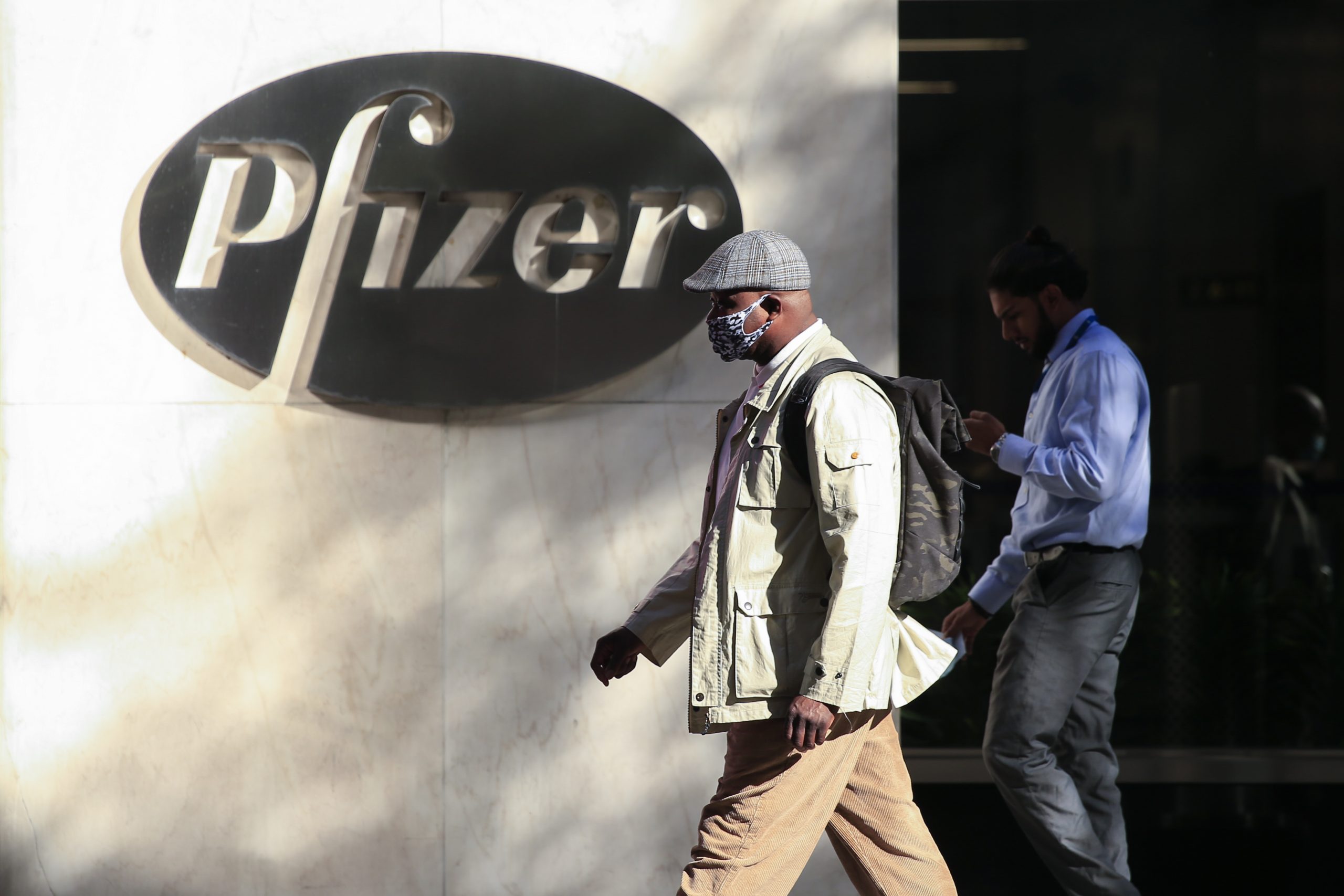 Pfizer e BioNTech pedem hoje aprovação da vacina nos Estados Unidos