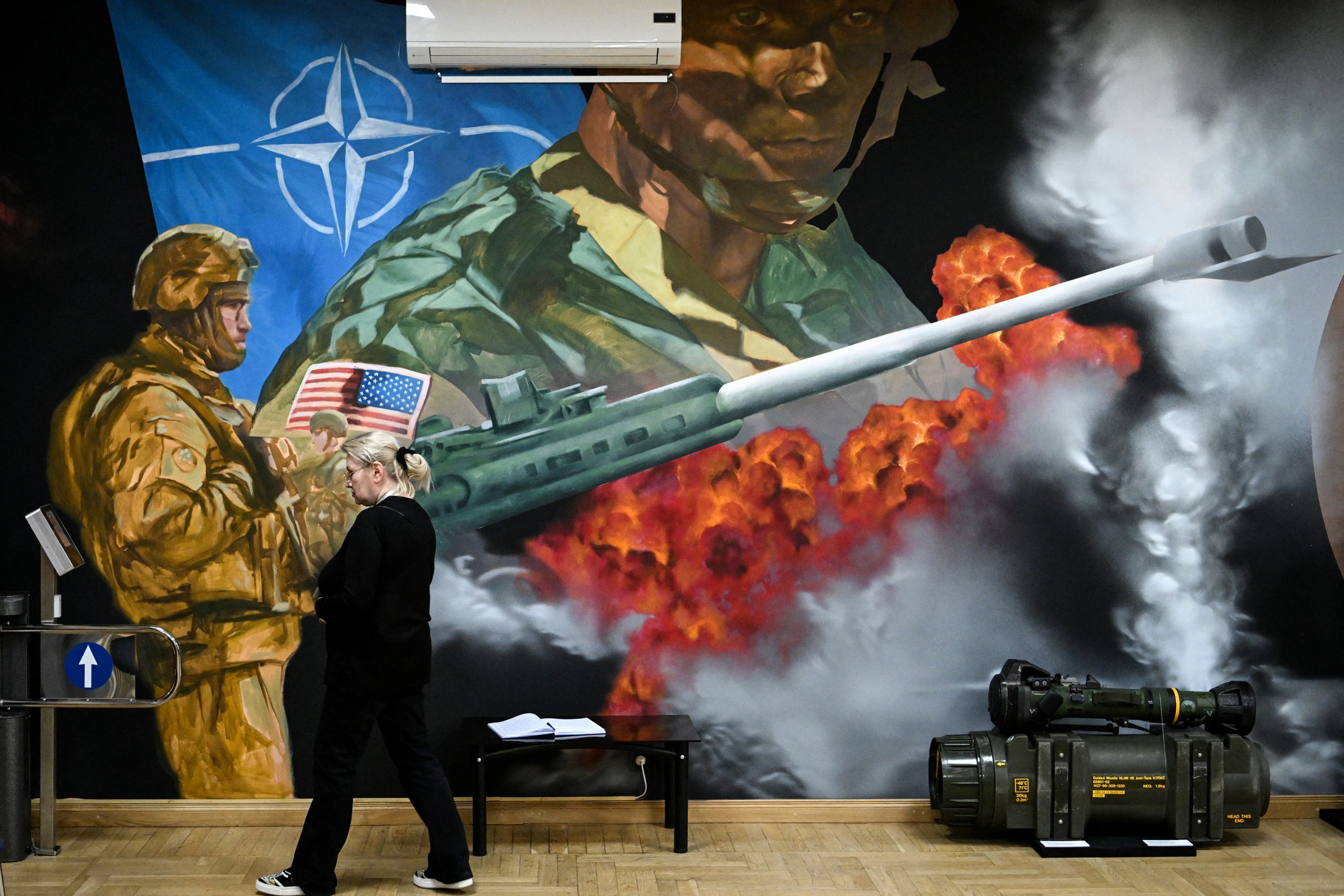 Uma outra perspetiva. Exposição em Moscovo denuncia “crueldade” da NATO