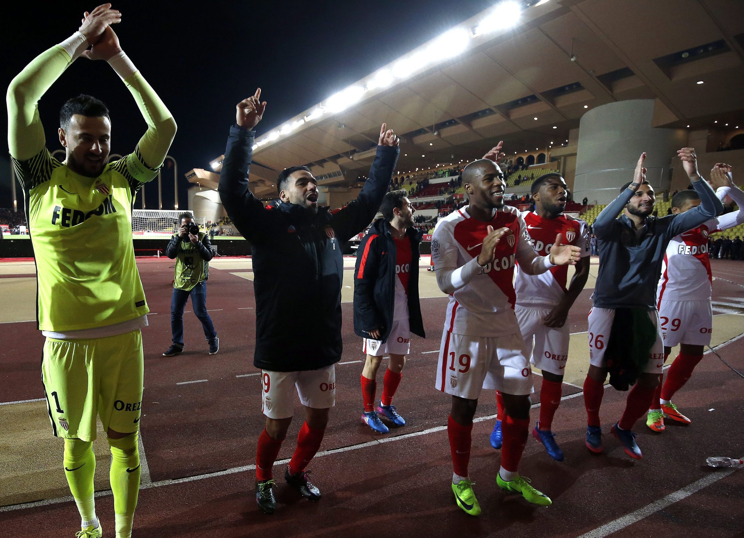 Mónaco vence Nice e torna-se líder isolado da Liga francesa