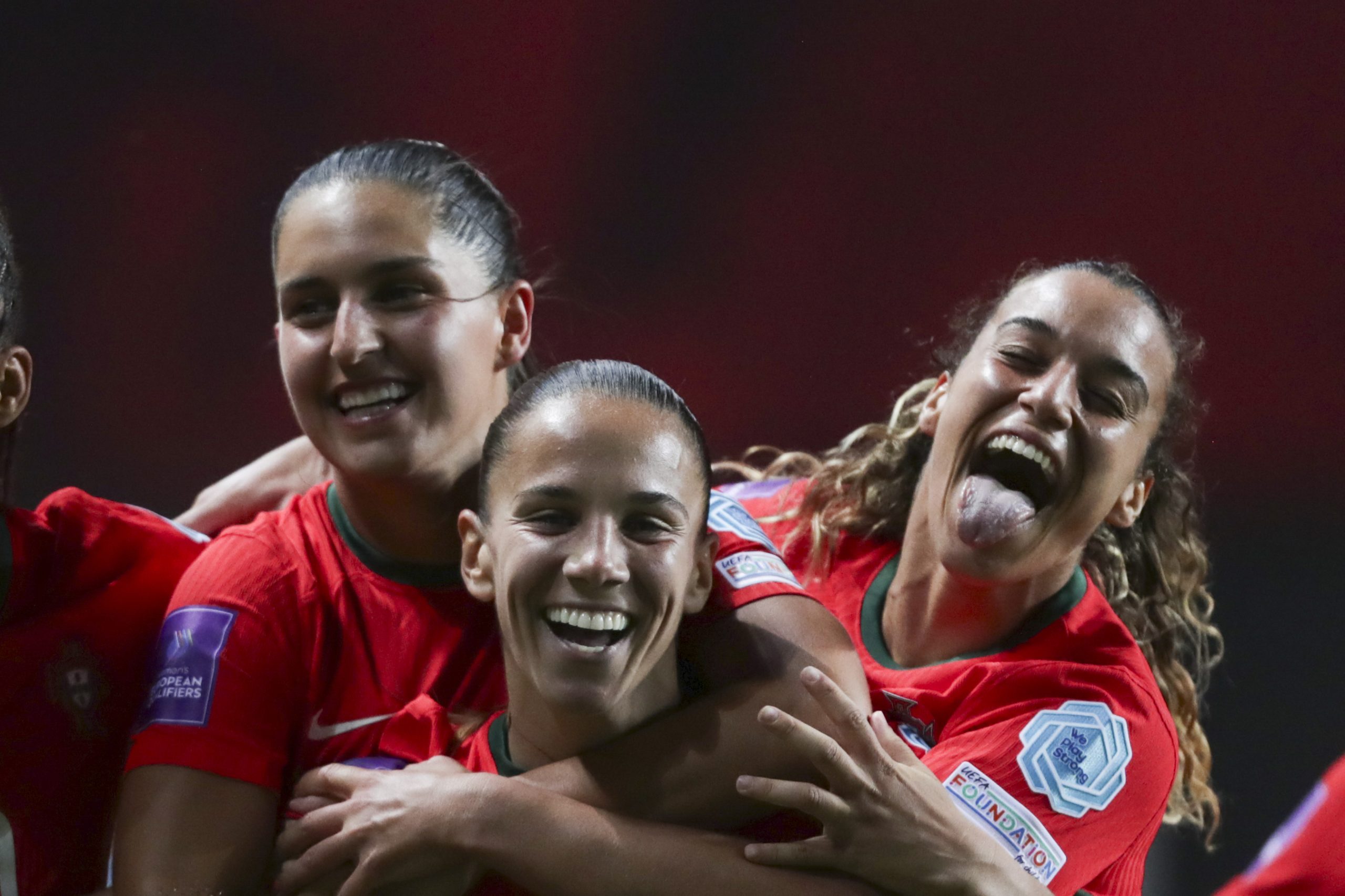 Portugal vence Irlanda do Norte e está nos play-offs do Europeu feminino de 2025