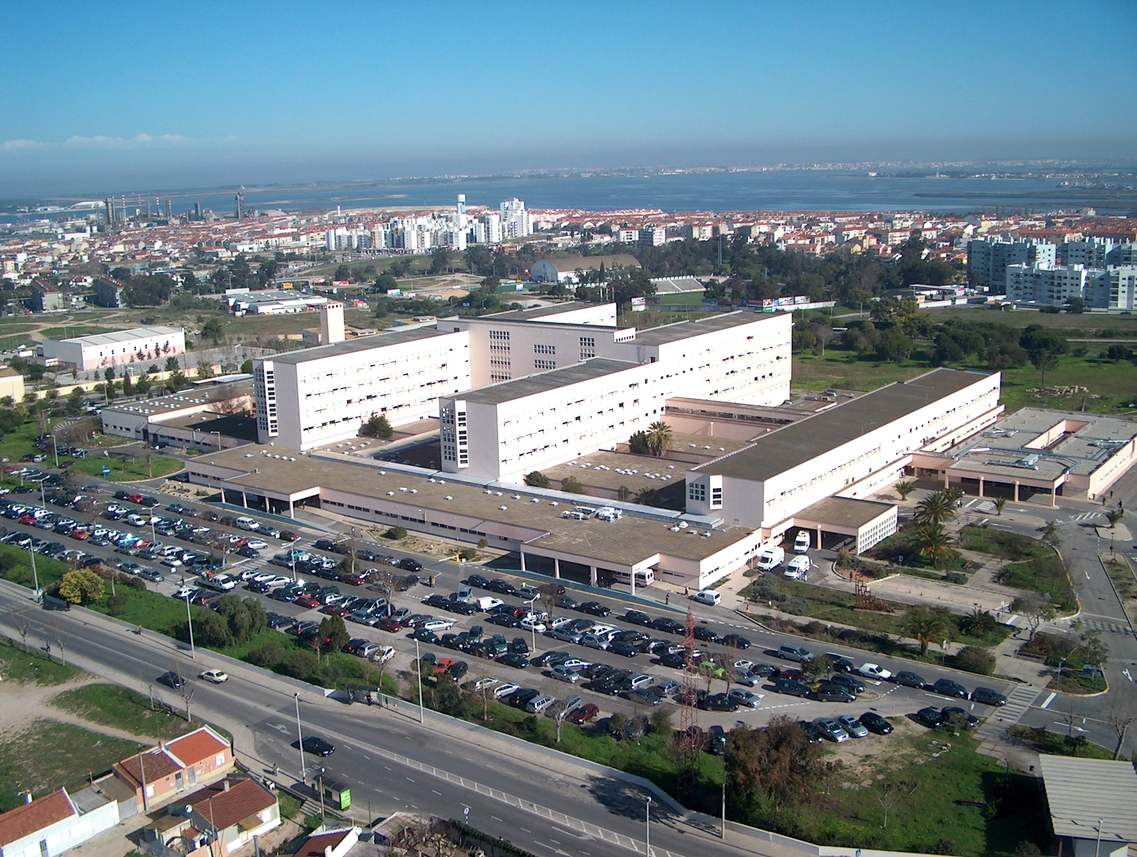 Covid-19: Câmara do Barreiro compra cinco ventiladores para hospital do concelho
