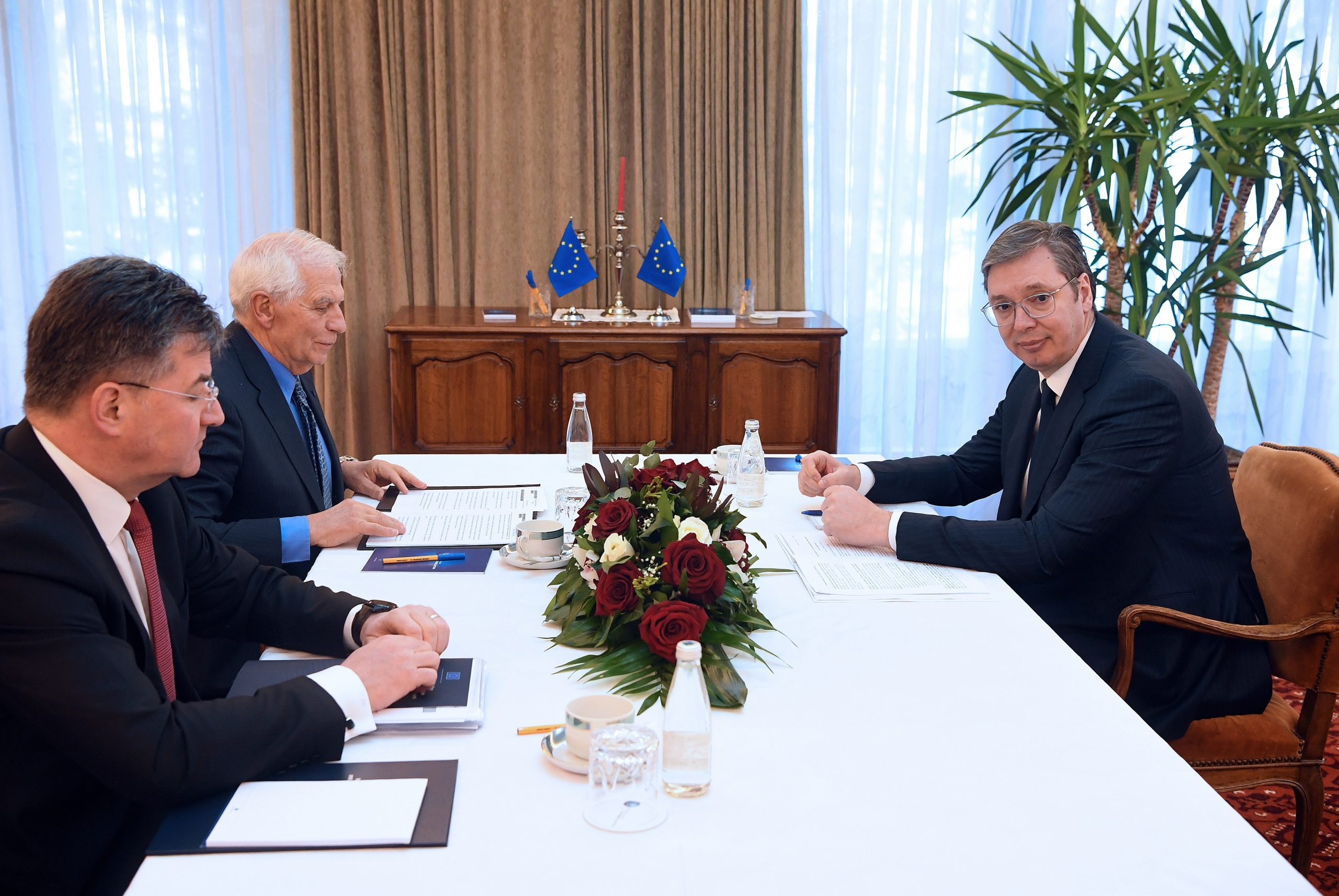 15 anos após independência da ex-província sérvia. UE anuncia pacto entre Sérvia e Kosovo