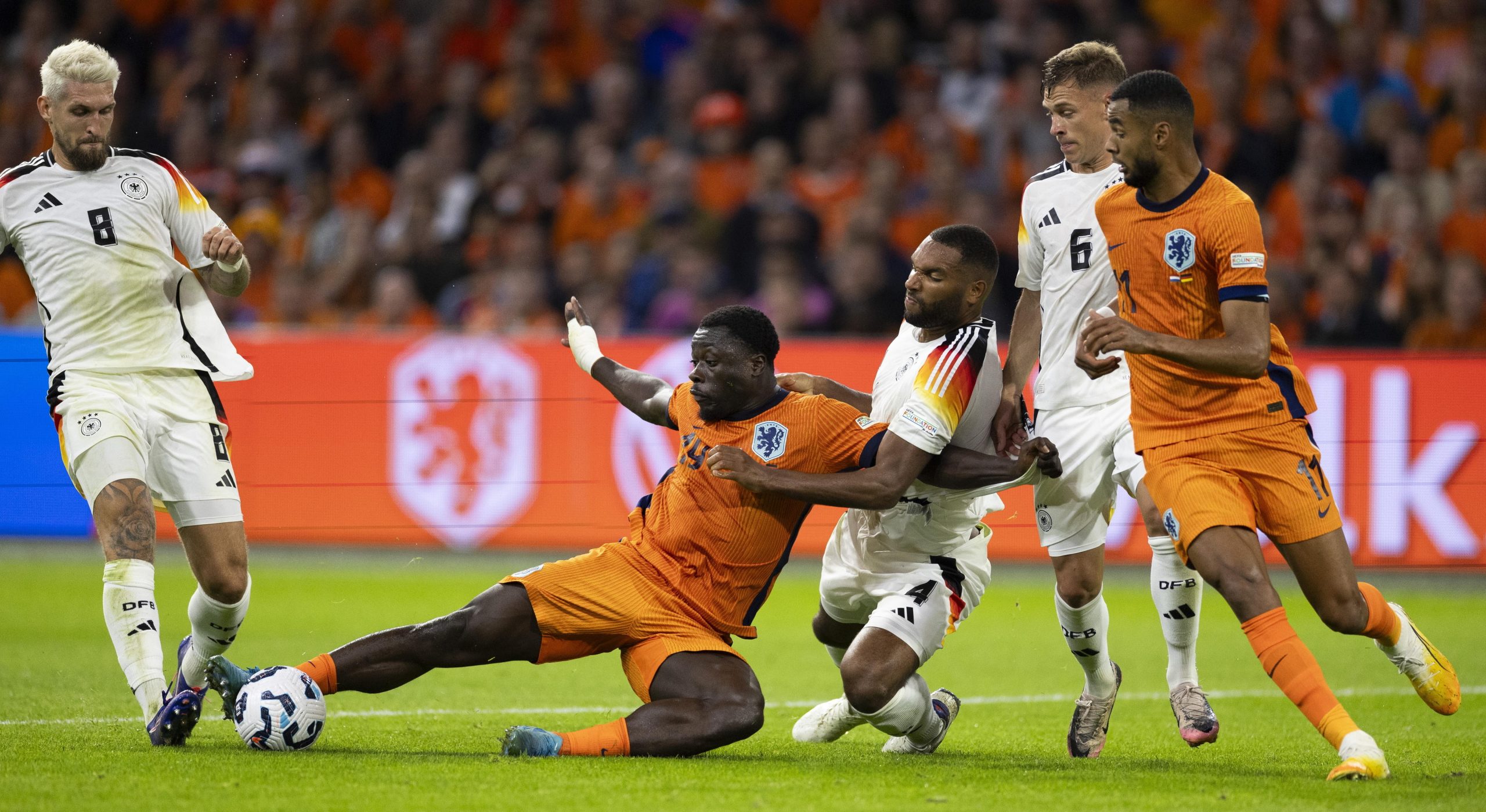 Países Baixos e Alemanha empataram 2-2 no ‘choque’ de Amesterdão