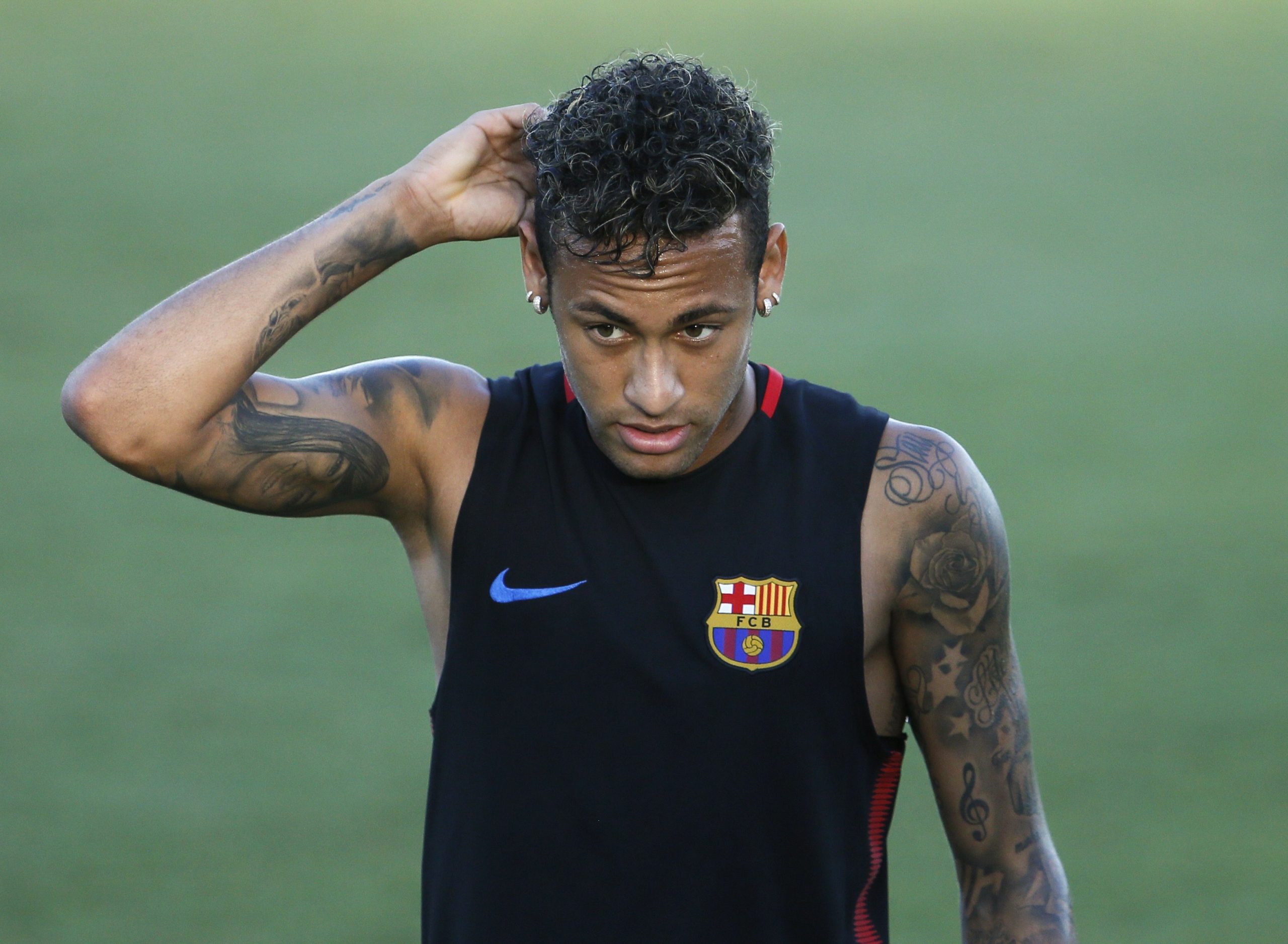 Nelson Semedo e Neymar desentendem-se durante um treino do FC Barcelona