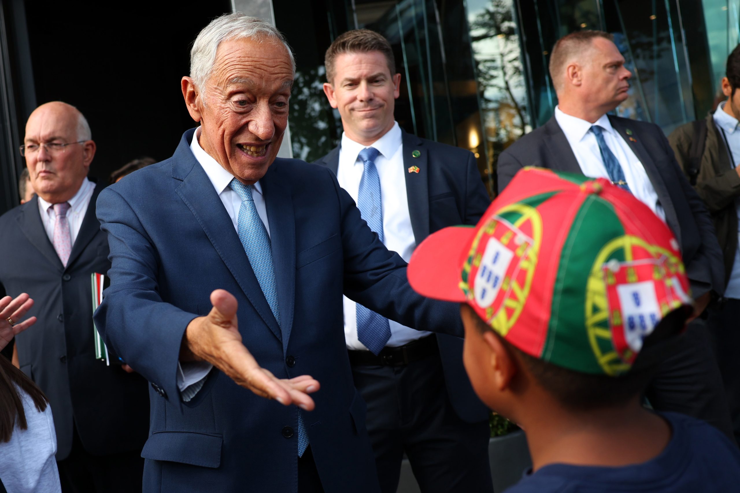 Marcelo diz que comentário sobre decote foi por causa do frio e “não era sexista de todo”