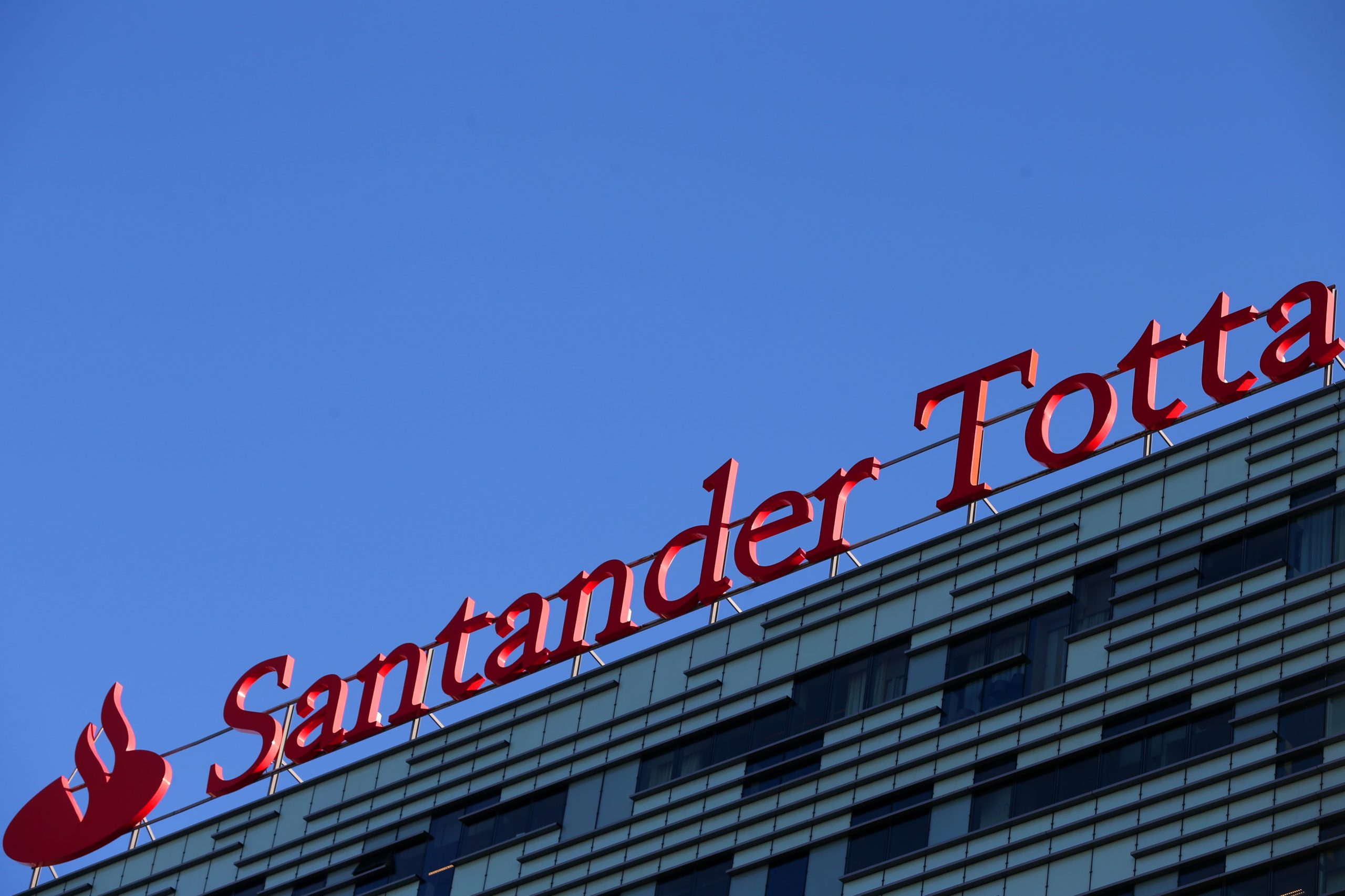 José Sítima preside às reuniões da Administração do Santander Totta