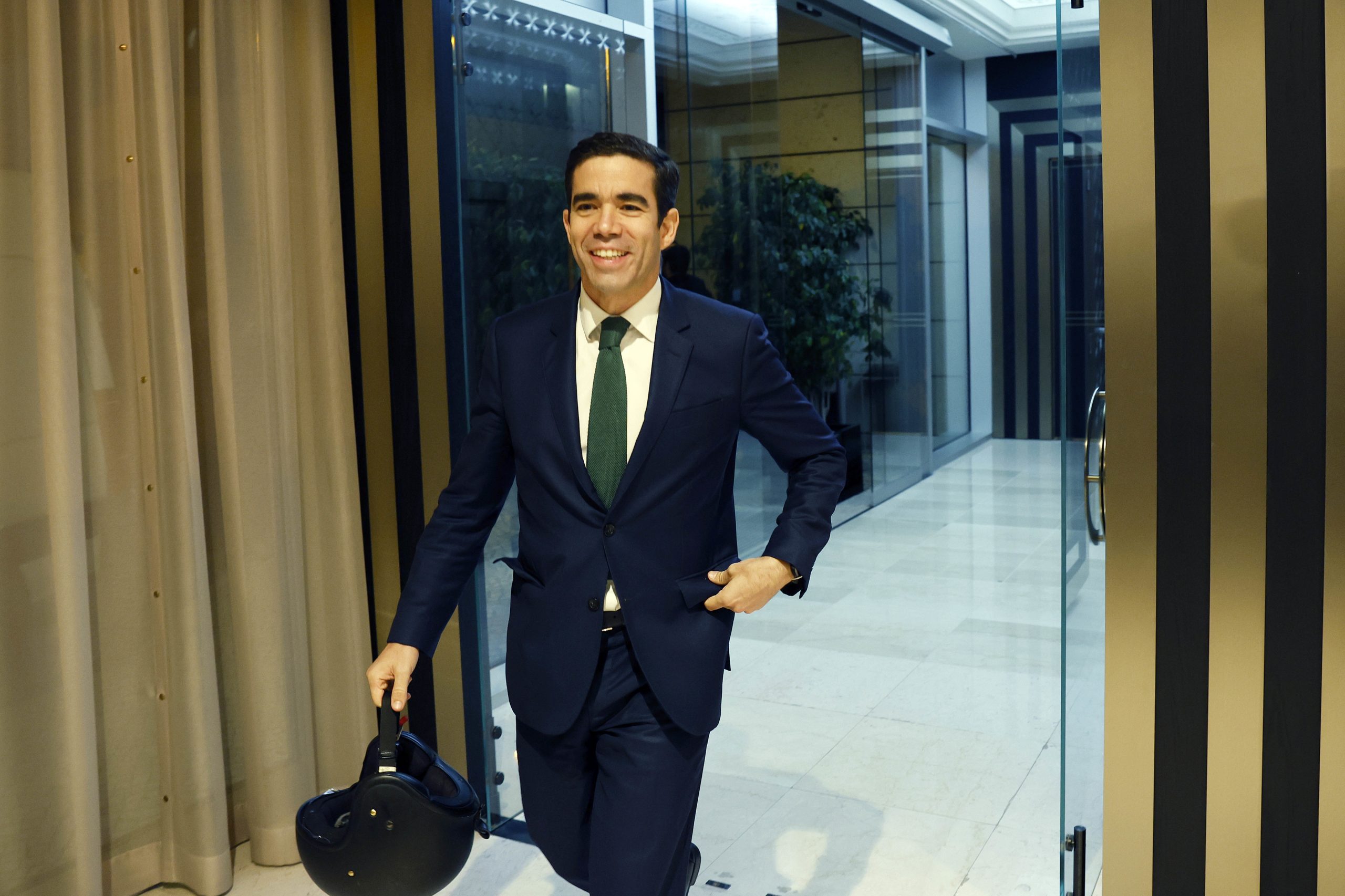 Vice-presidente do PSD compara algumas medidas de Costa às de Salazar