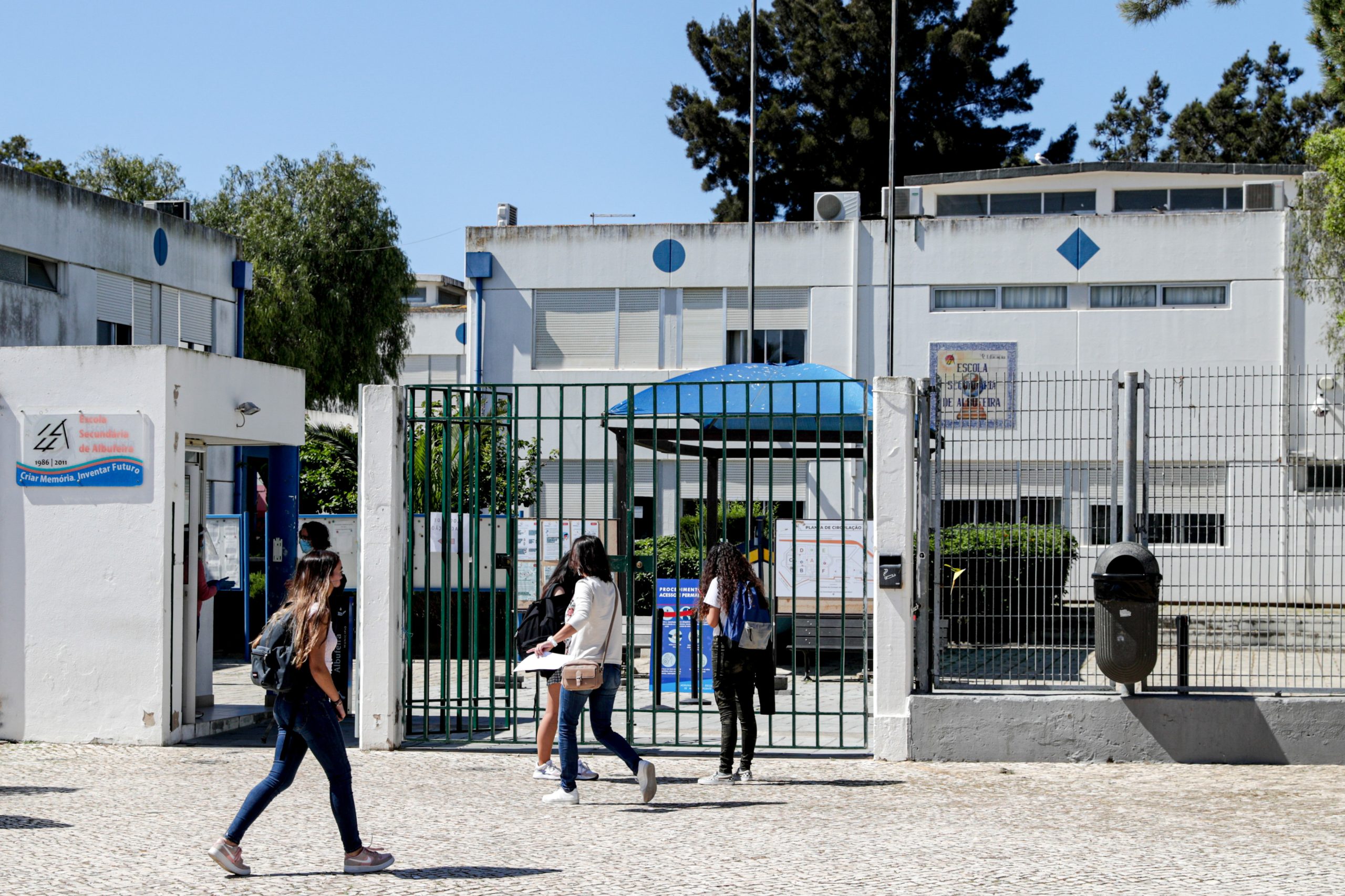 Covid-19: Aulas presenciais do 1.º e 2.º ciclos suspensas em cinco municípios do Algarve
