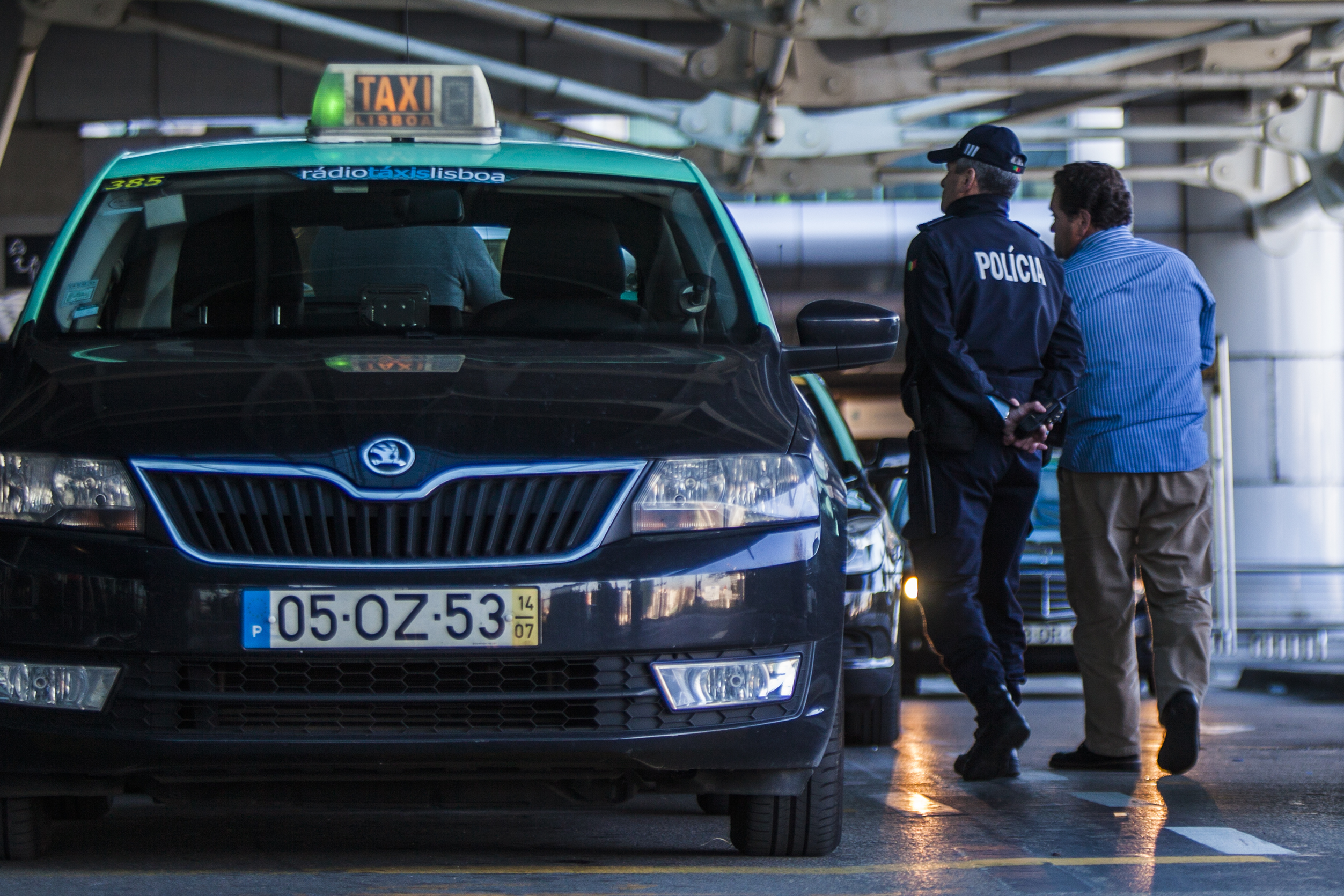 Suspeitos de sequestrar taxista dizem que não lhe queriam fazer mal