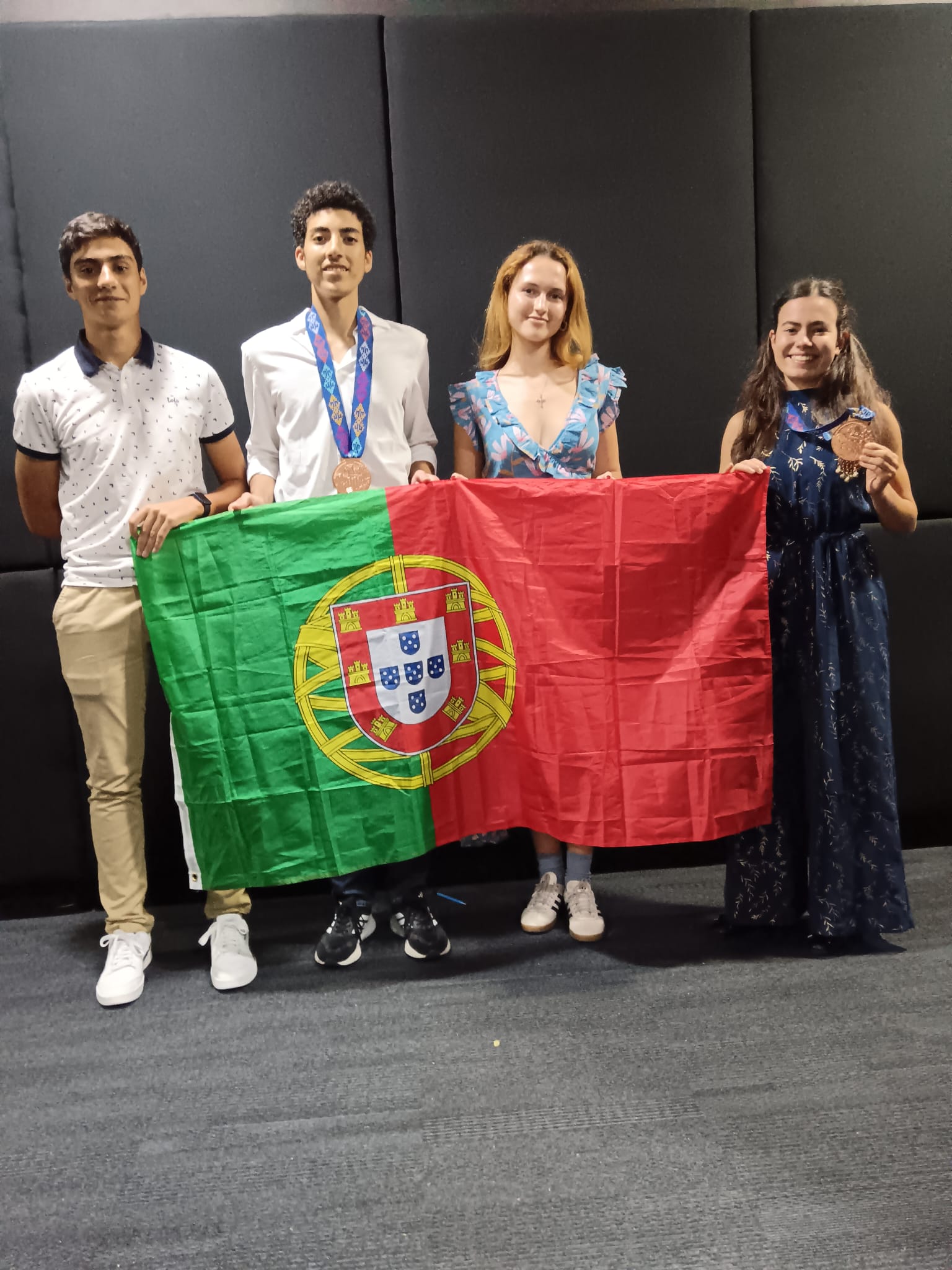 Portugal conquista duas medalhas de bronze nas Olimpíadas Internacionais de Biologia 2025
