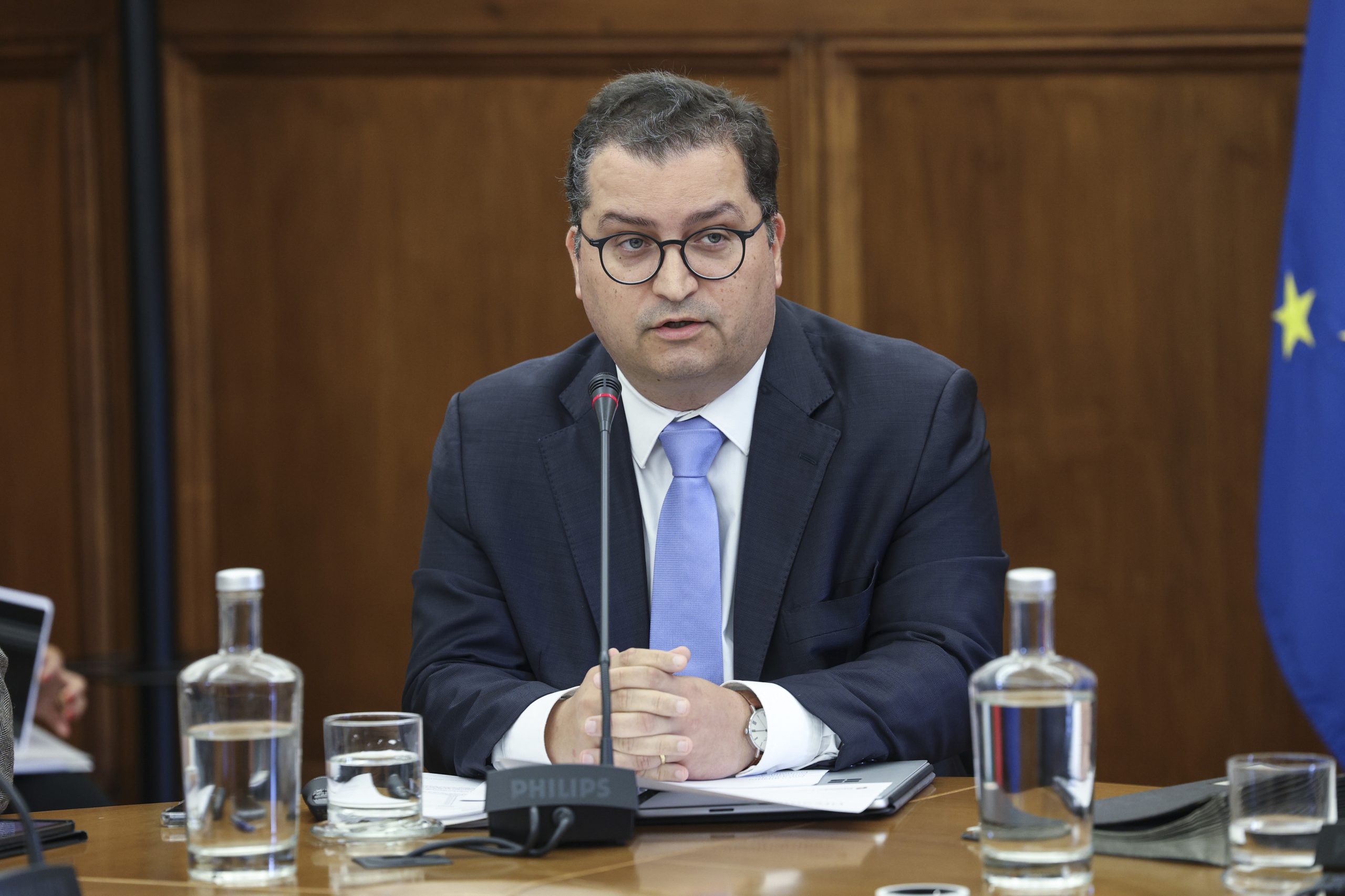 Há mais 300 mil pessoas a pedir baixa que em 2016. MInistério das Finanças vai apertar controlo