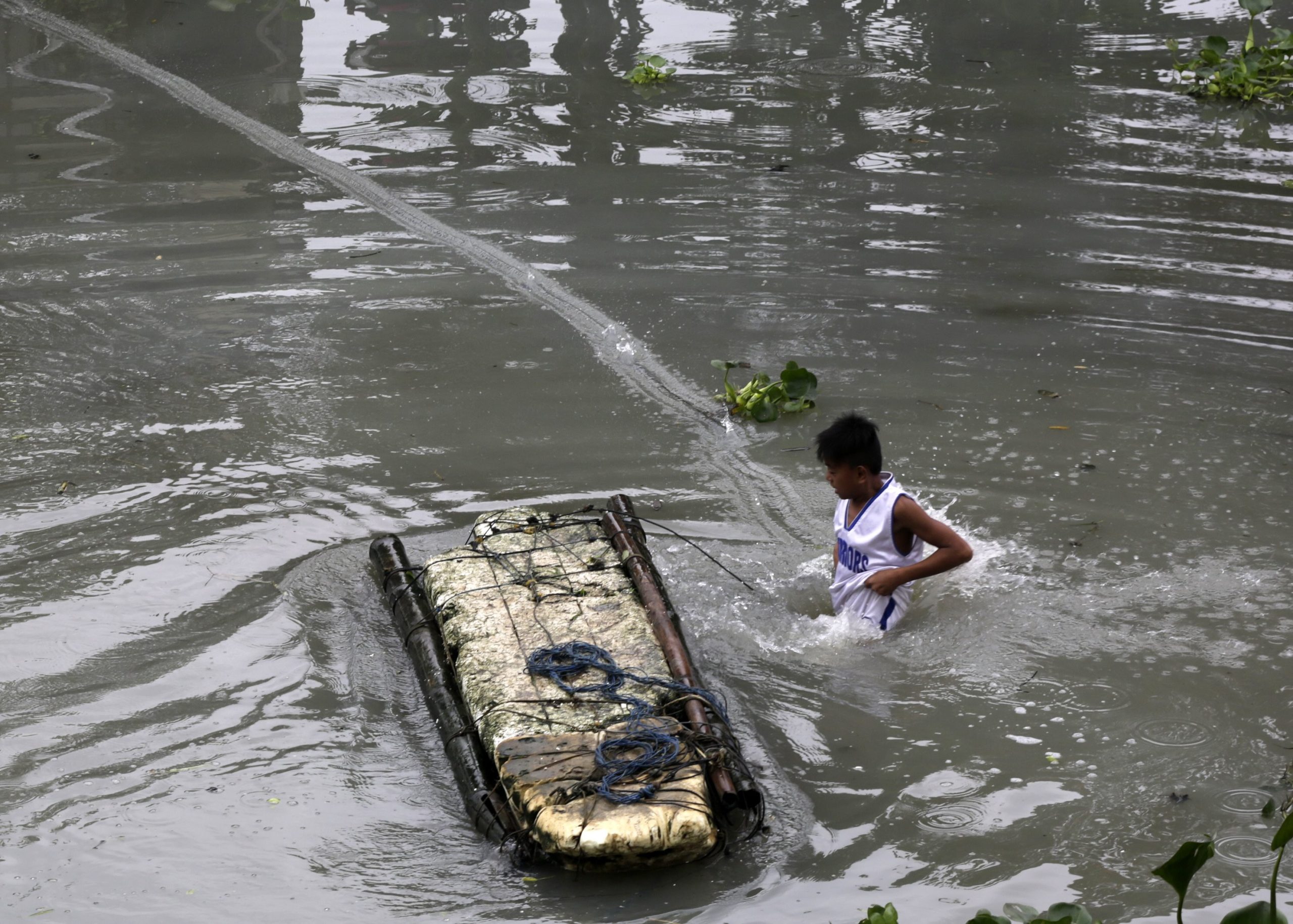 Tempestade tropical faz 133 mortos nas Filipinas