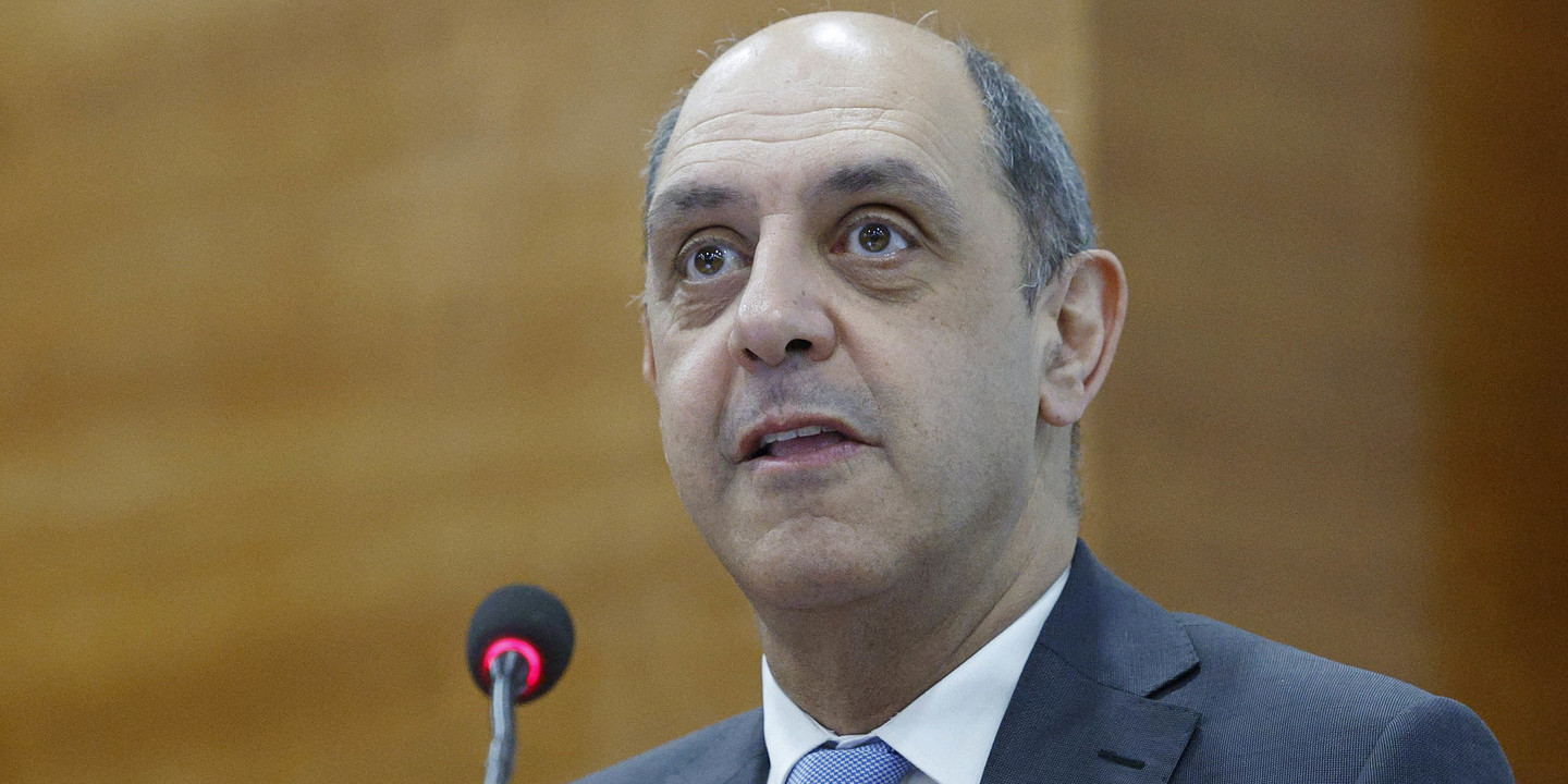 Ministro aberto a diálogo sobre interrupção voluntária da gravidez, mas defende sucesso do SNS
