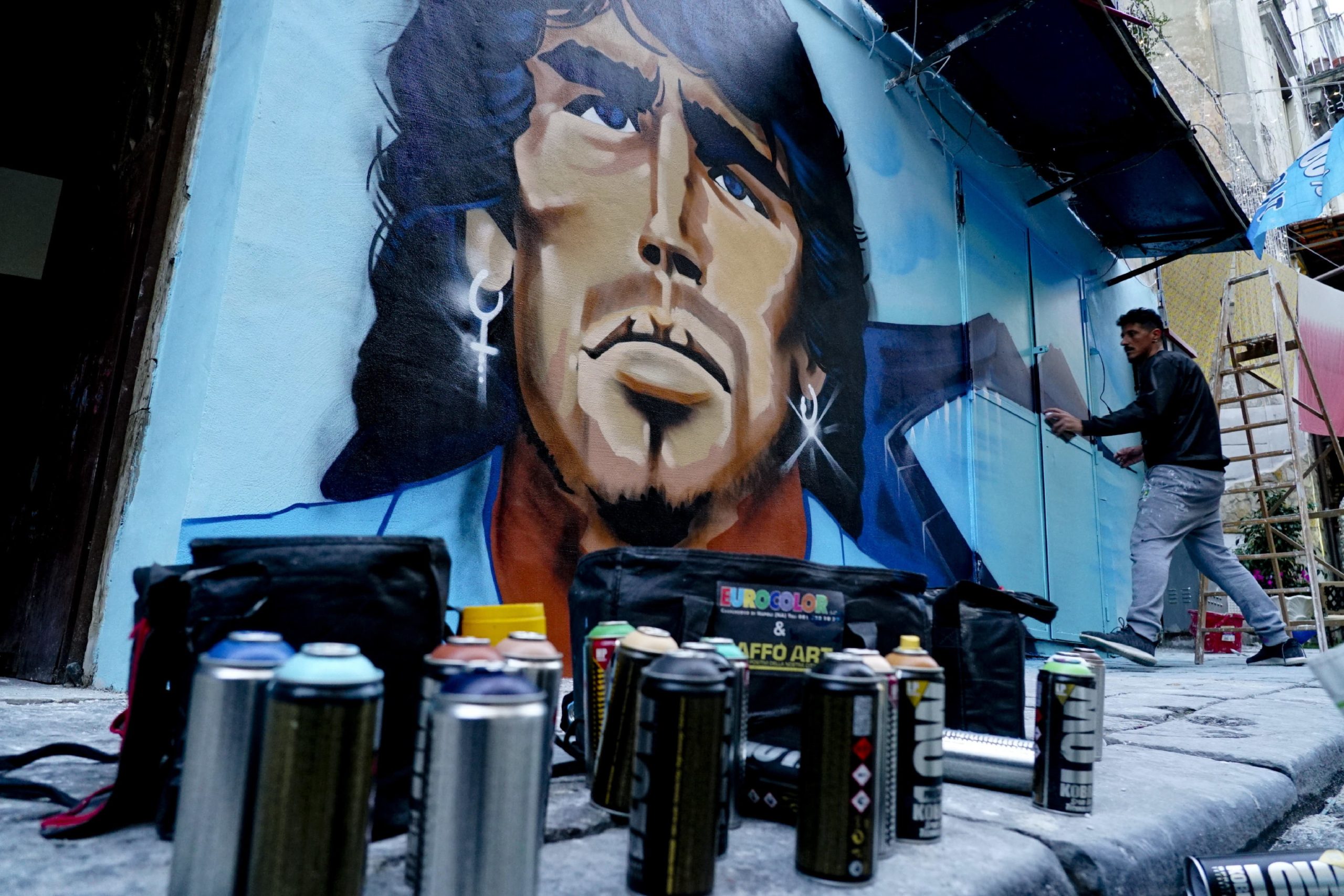 Autoridades judiciais fazem buscas em casa de motorista de Maradona