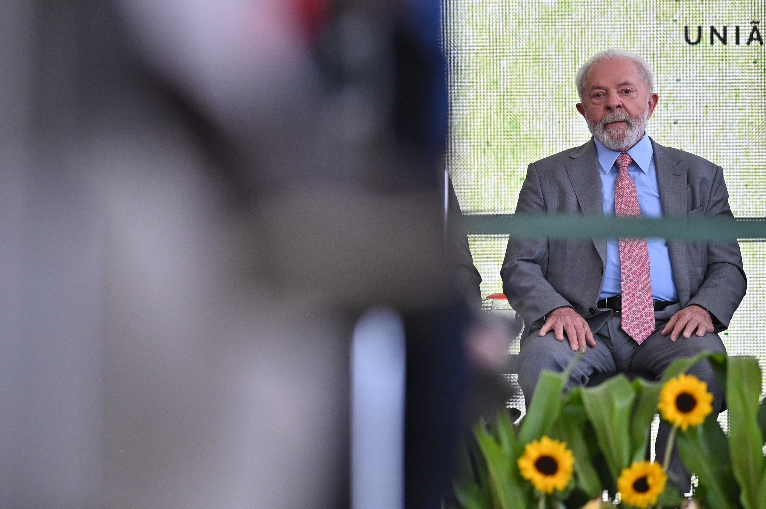 Se o que Trump fez no Capitólio fosse no Brasil, seria “processado e arriscava a ser preso, tal como Bolsonaro”, ataca Lula da Silva