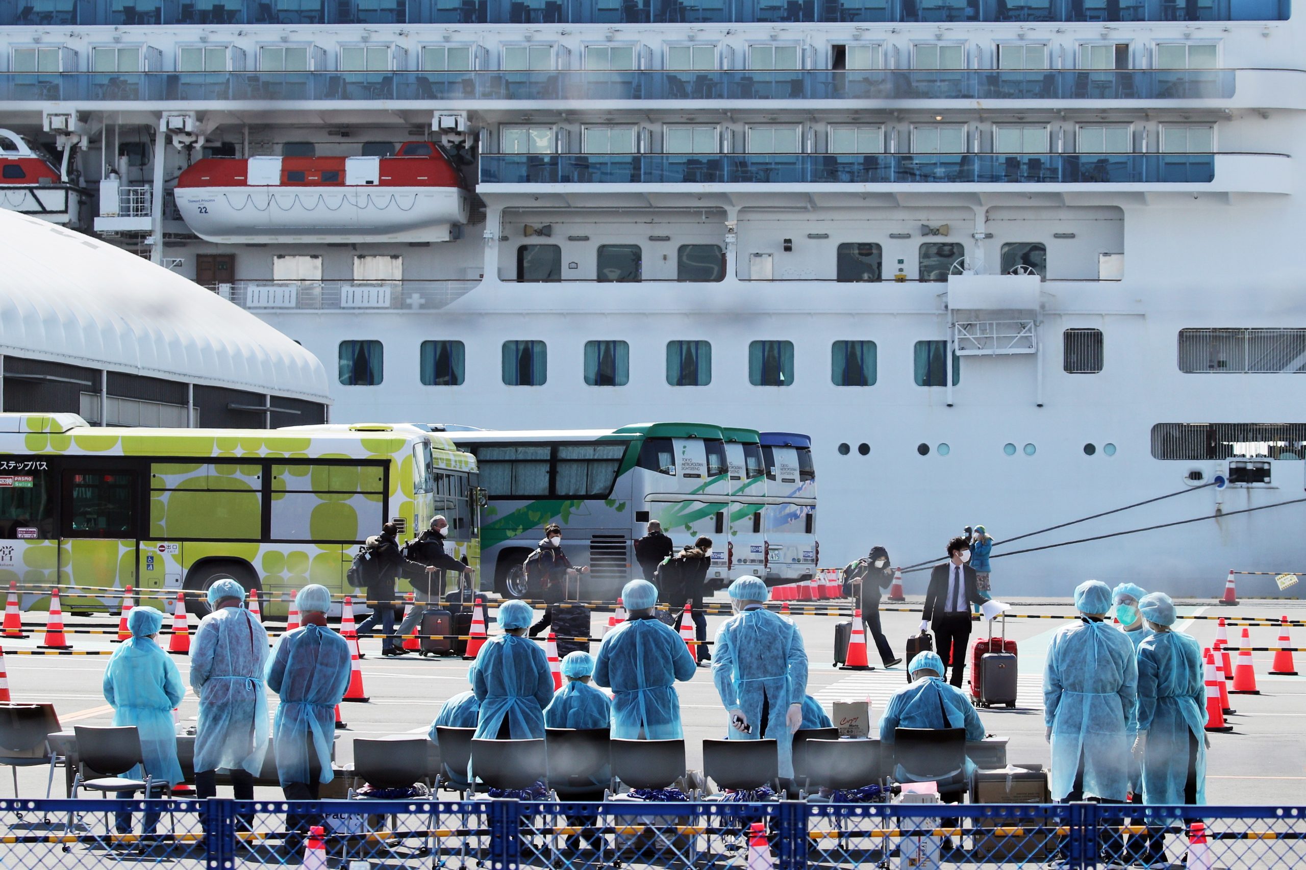 Covid-19: Português infetado e retido em navio no Japão foi visto por um médico