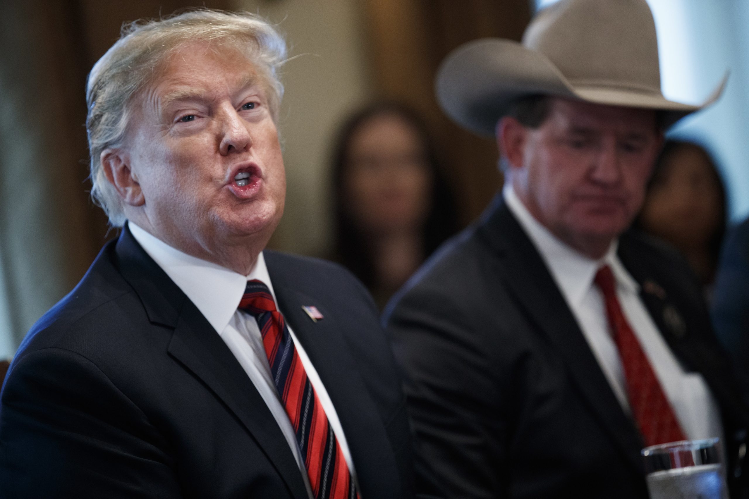 Donald Trump nega notícias sobre a omissão das suas conversas com Vladmir Putin