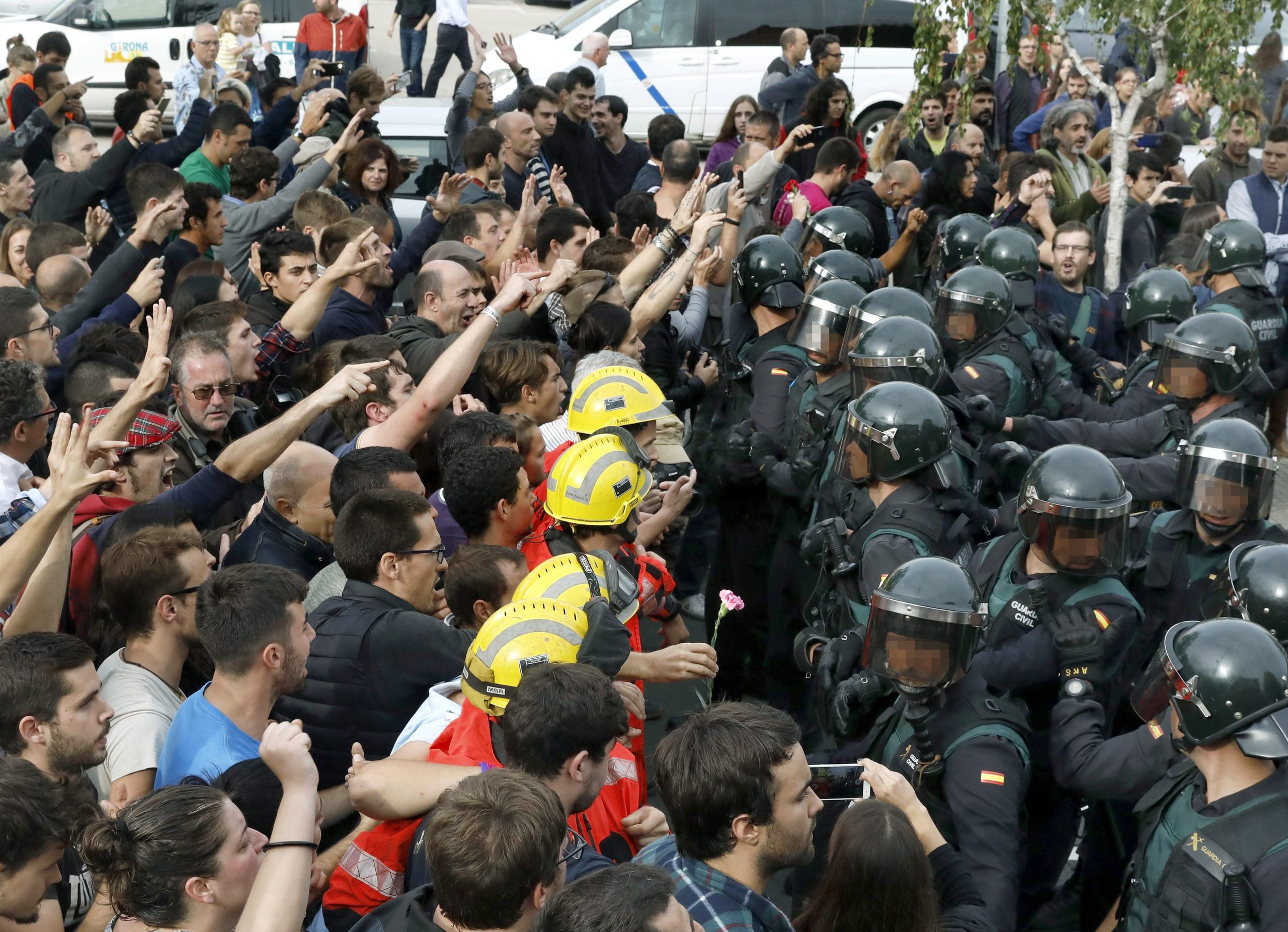 Catalunha: “Violência não pode ser instrumento na política”, diz Comissão Europeia