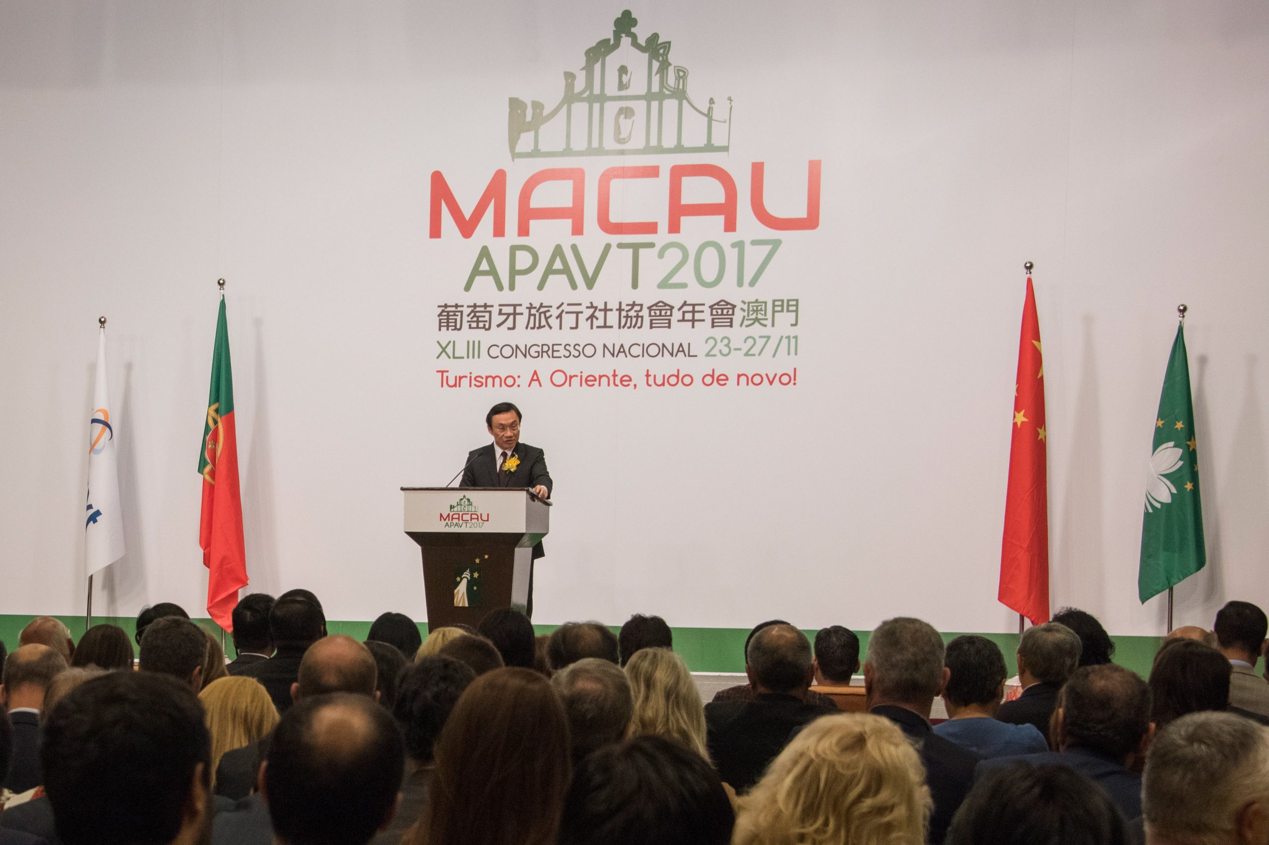 Alexis Tam recebe na título Honoris Causa pela dedicação à língua portuguesa