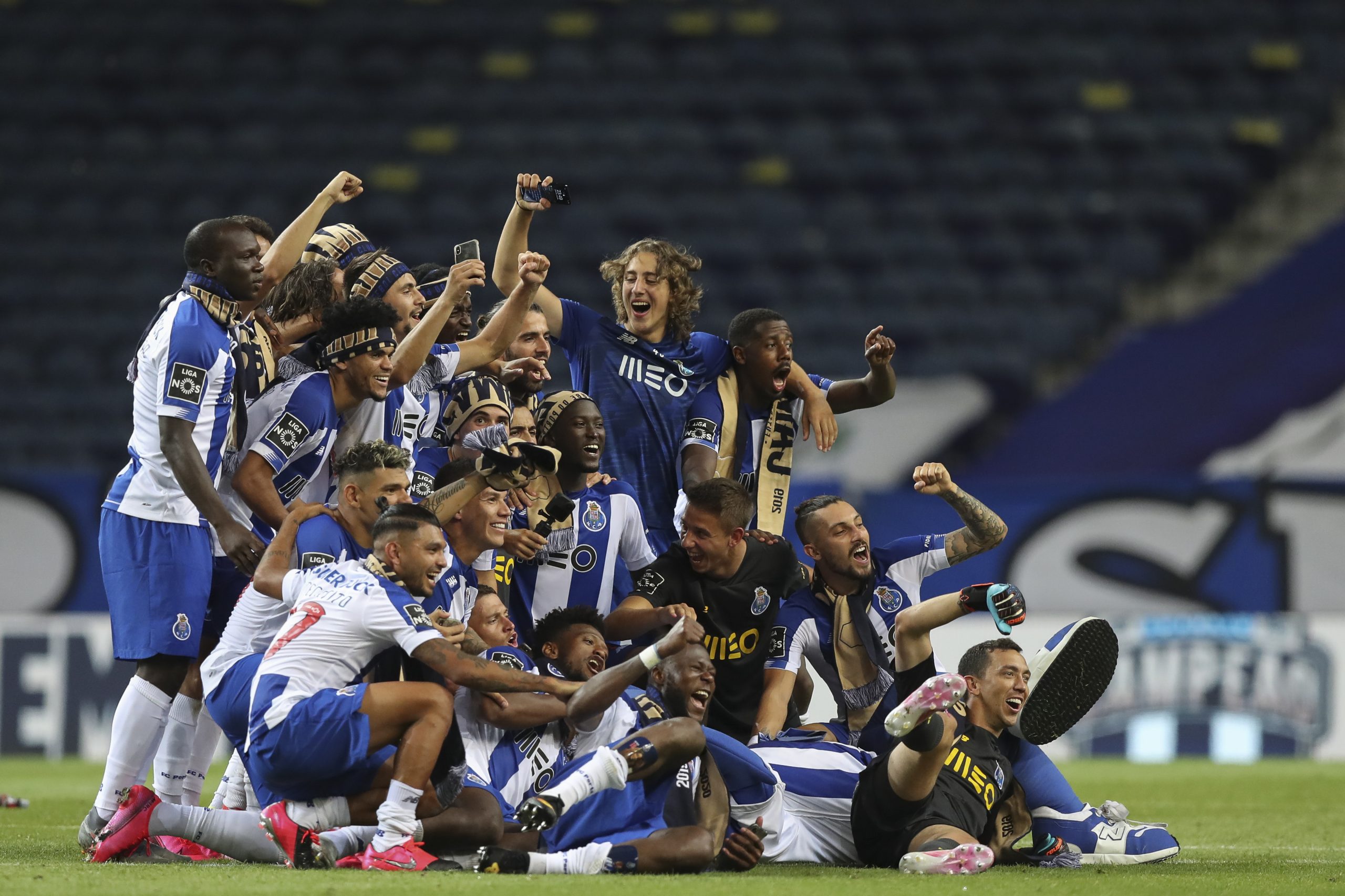 Ah, (como é bom) isto de ser campeão no sofá