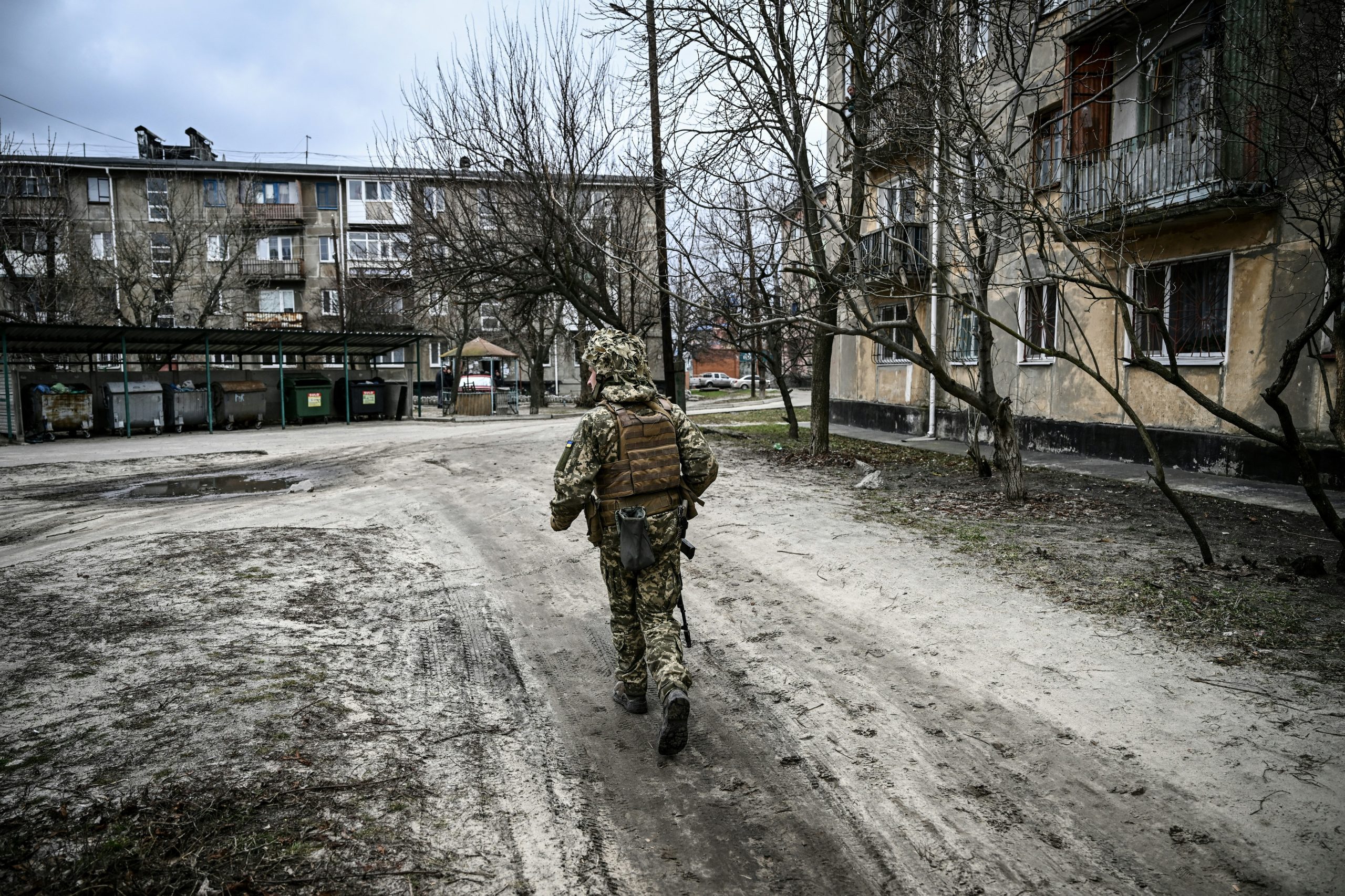 Ucrânia: Exércitos lutam por controlo de aeroporto militar nos arredores de Kiev