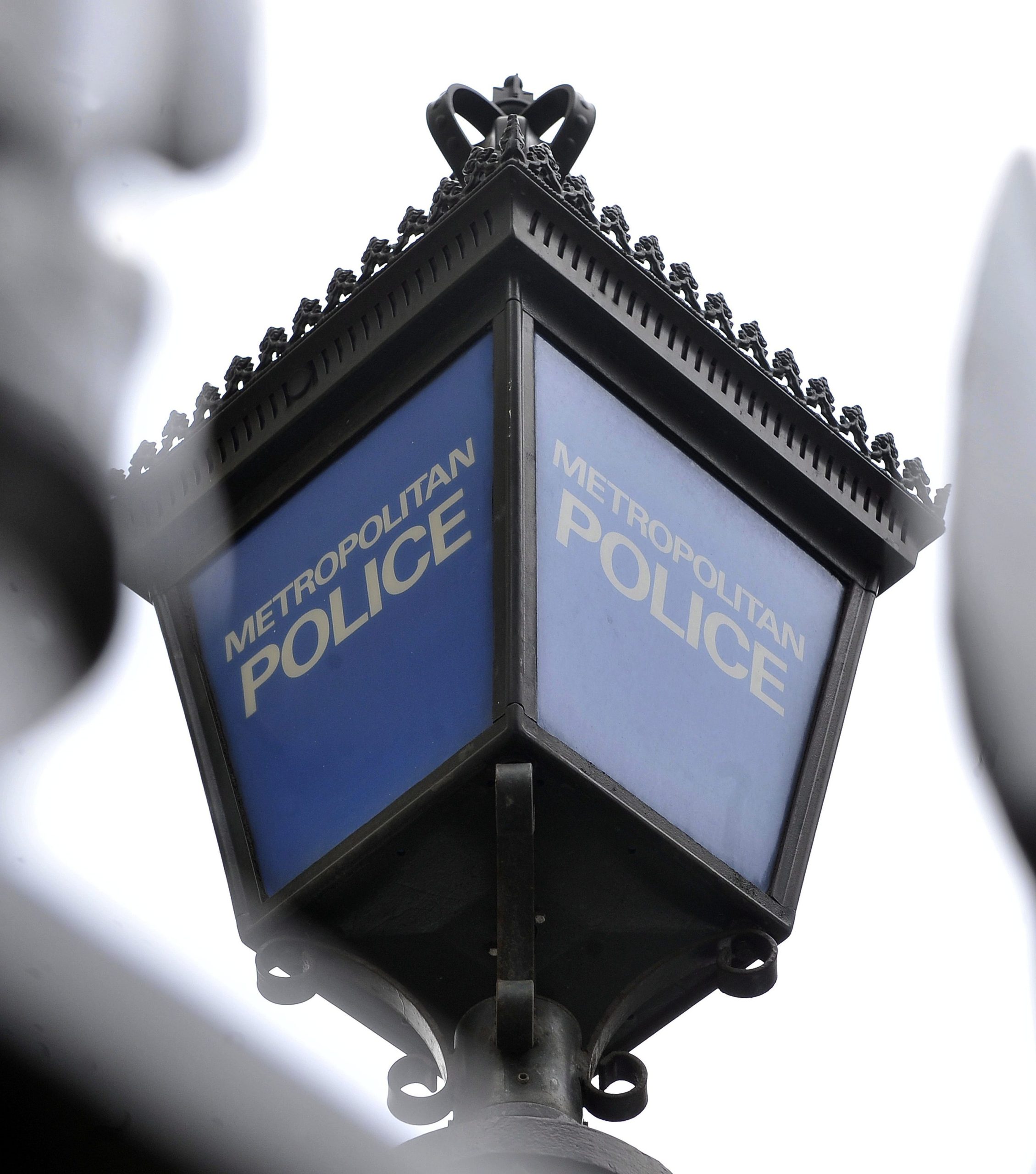 Rapaz de 13 anos morreu após esfaqueamento em Londres