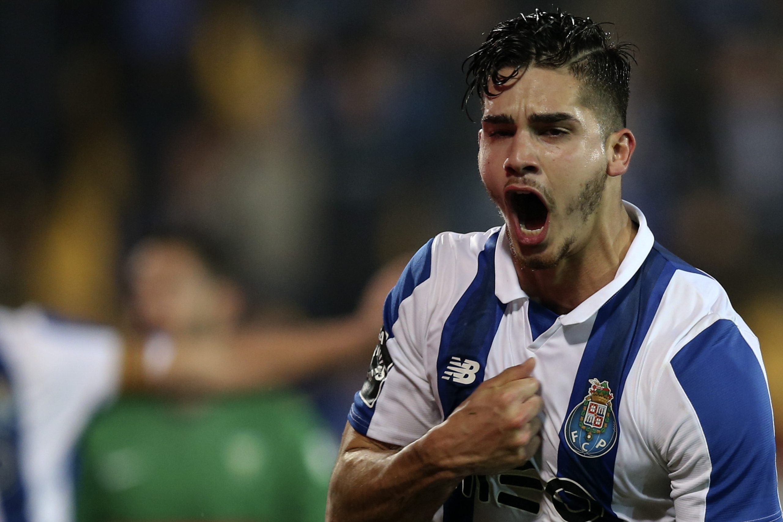 André Silva assinou por cinco temporadas pelo AC Milan