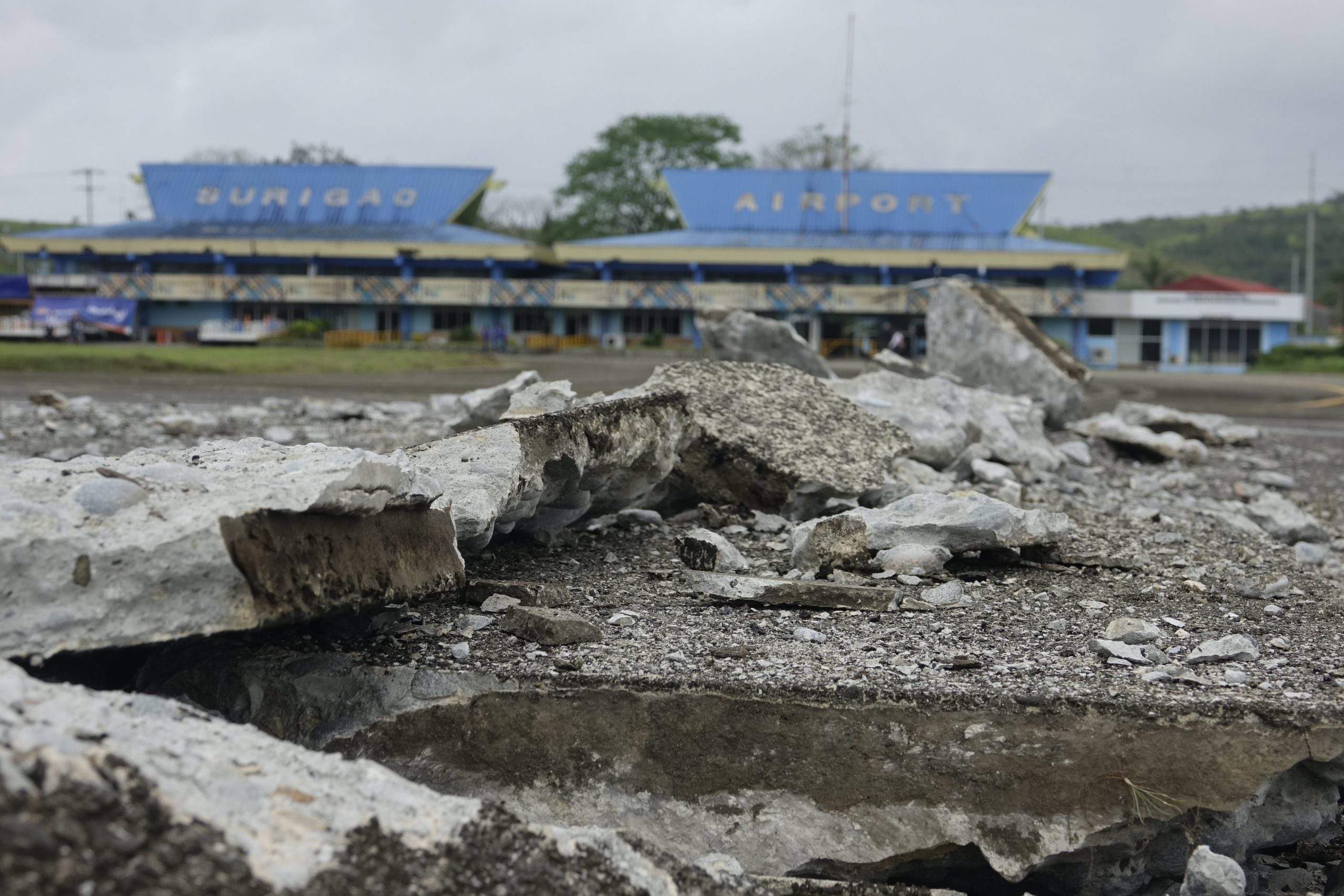Quatro mortos e mais de 100 feridos em terramoto no sul das Filipinas