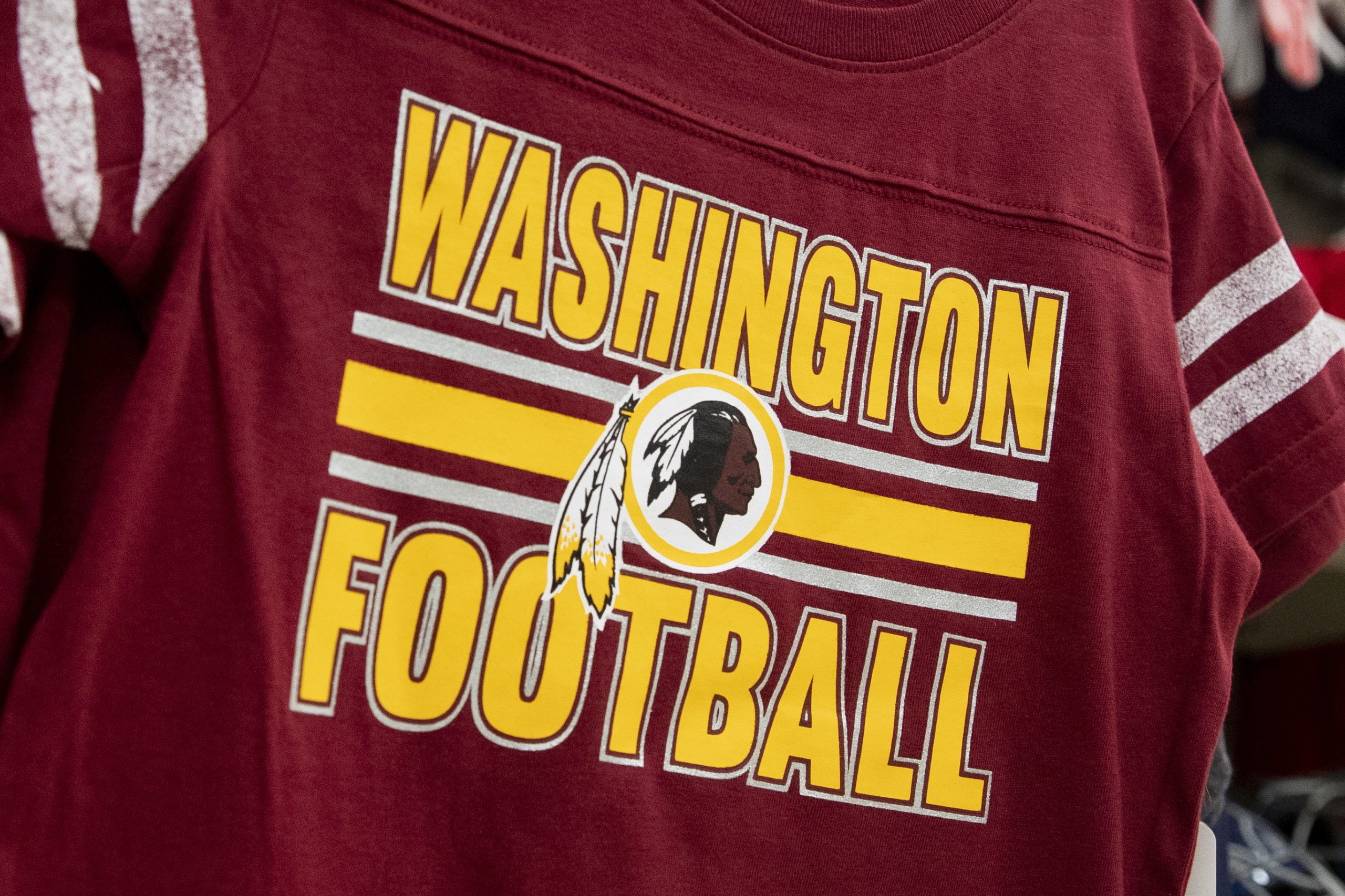 Ao fim de décadas de polémica, Washington Redskins mudam de nome, considerado de teor racista