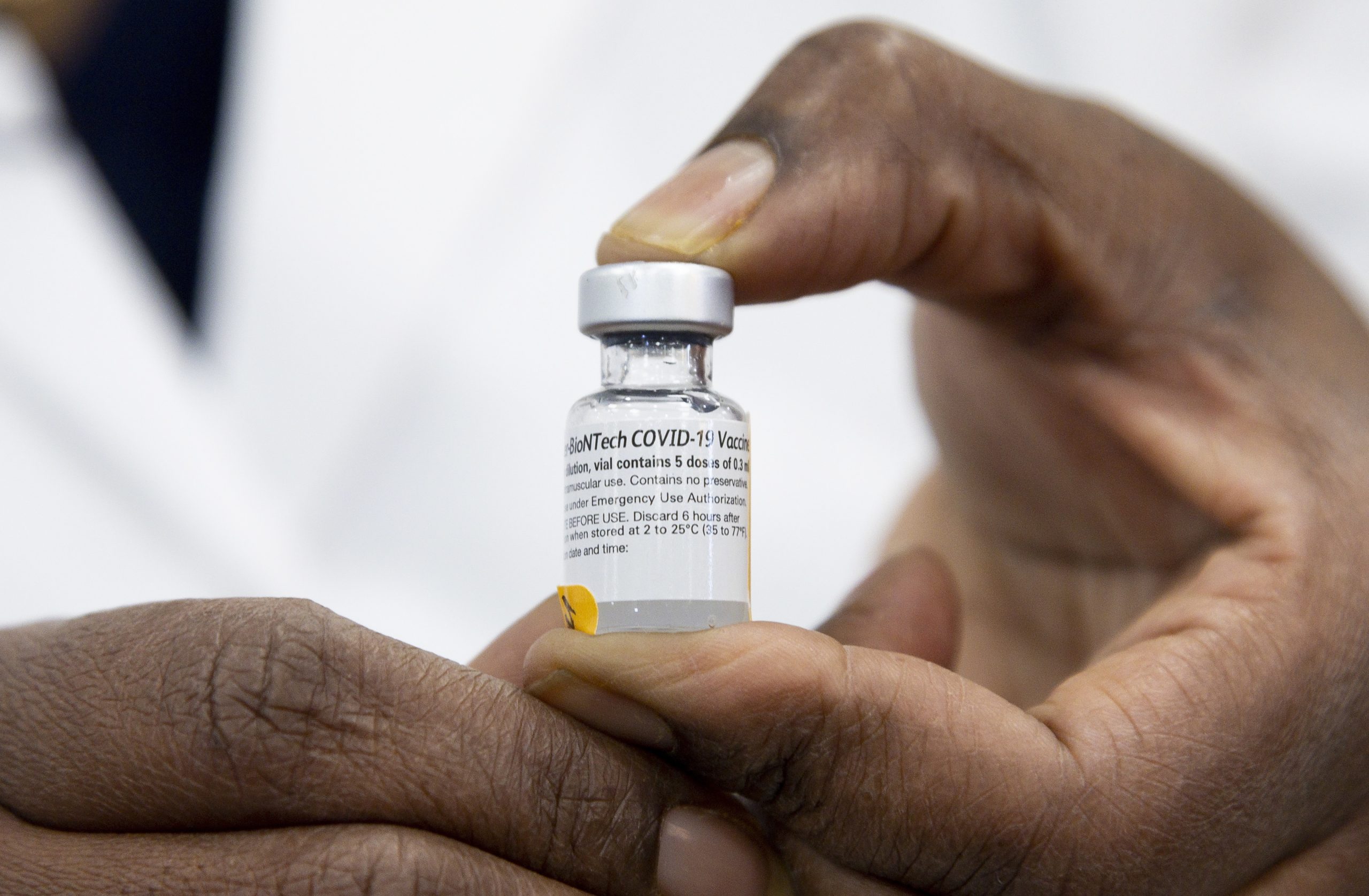 Covax deve distribuir primeiras vacinas a países pobres em janeiro