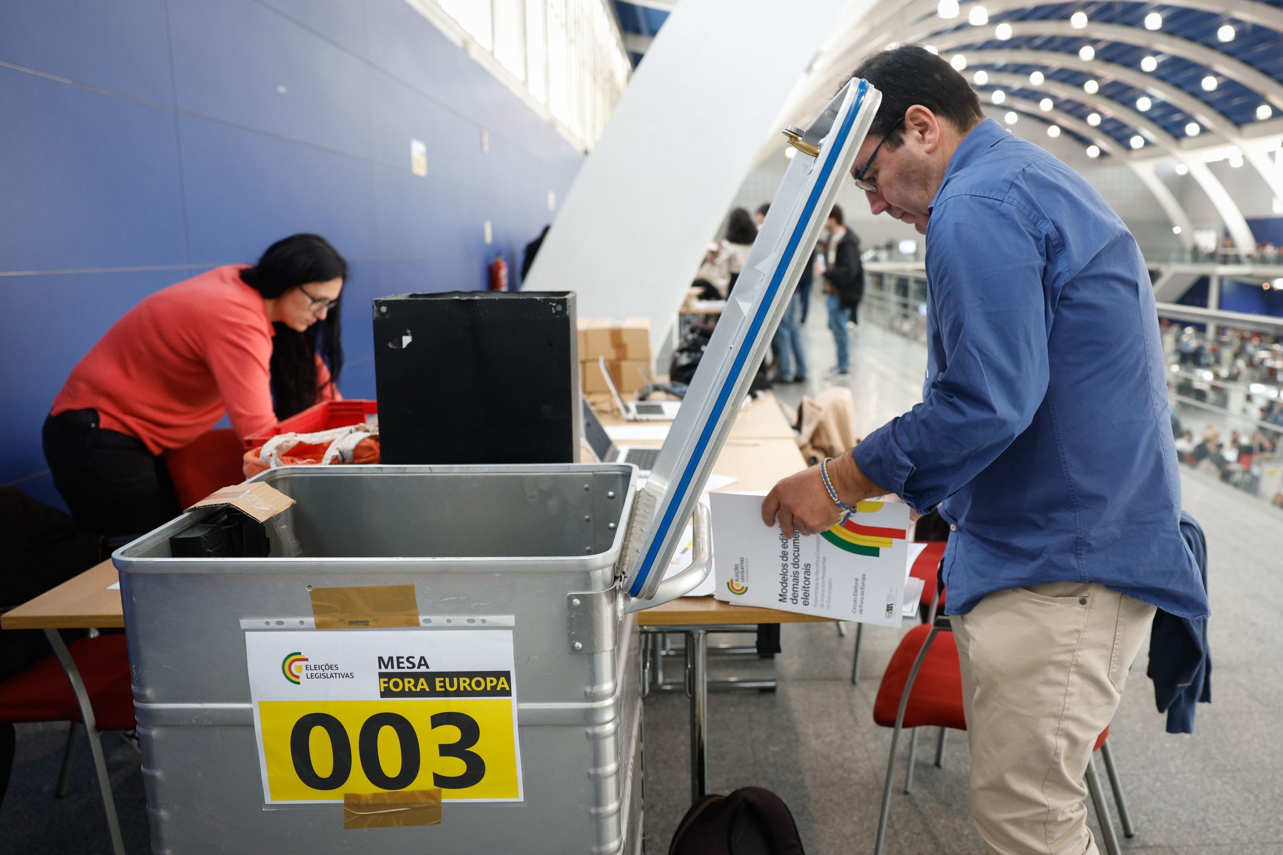 Contagem dos votos dos emigrantes portugueses termina hoje em Lisboa