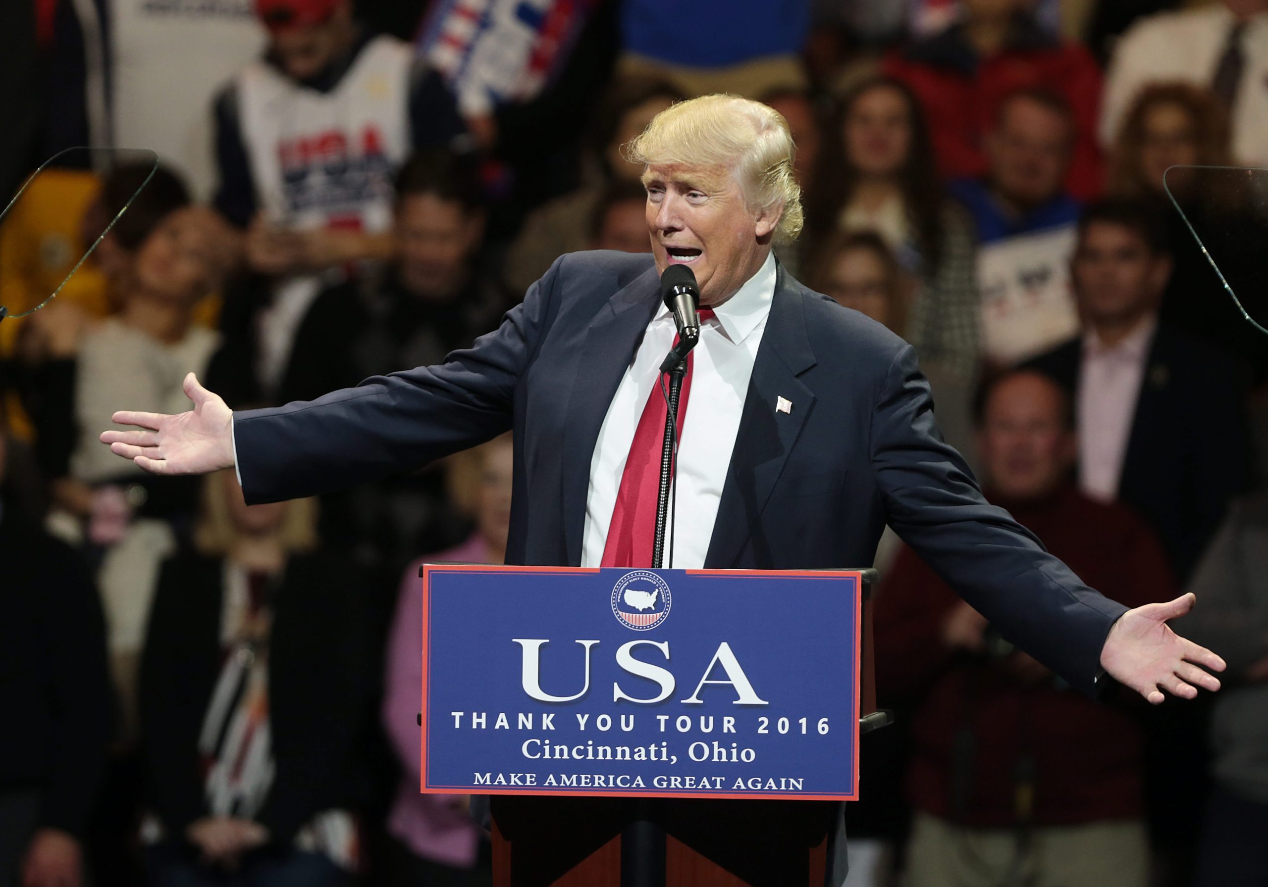 Trump afirma que apenas “estúpidos ou tontos” descartariam relações mais estreitas com a Rússia