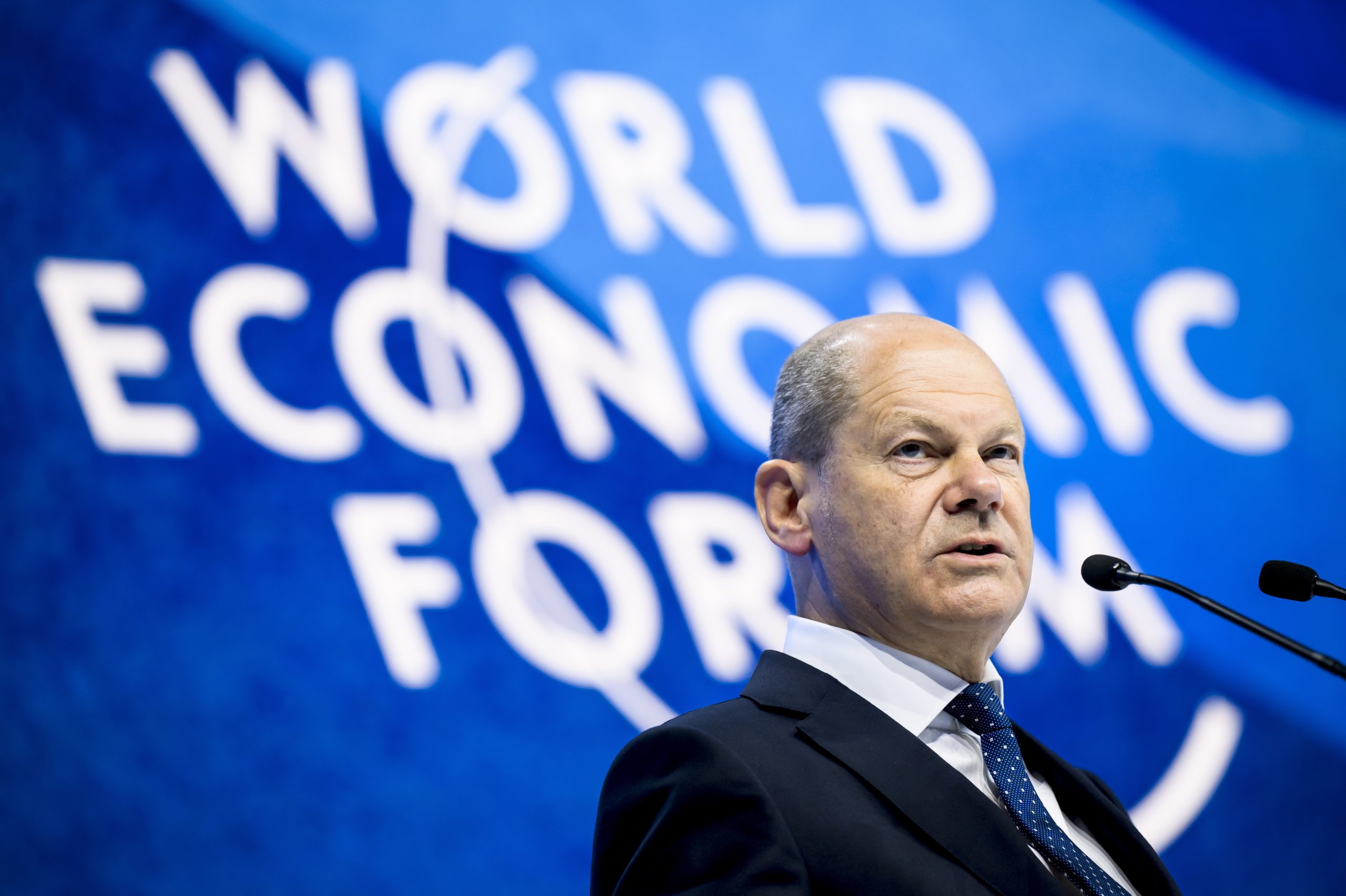 Olaf Scholz: “Não podemos permitir que Putin ganhe a guerra”