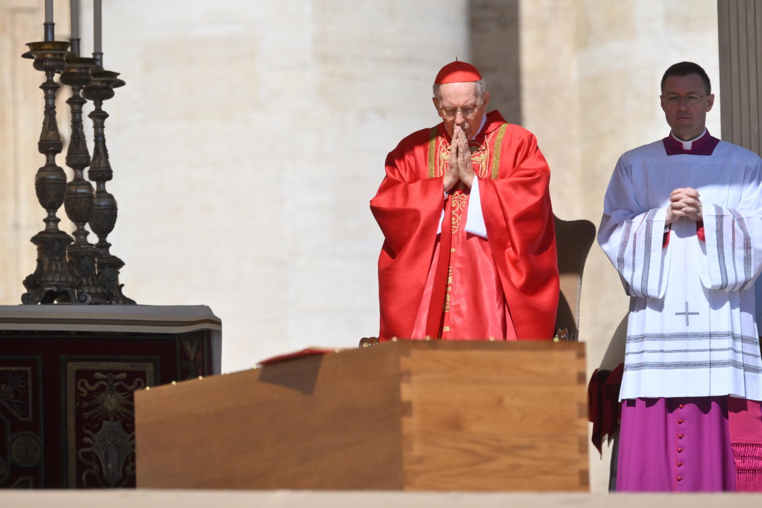 Cardeais iniciam votação de sucessor de Francisco preocupados com unidade da Igreja