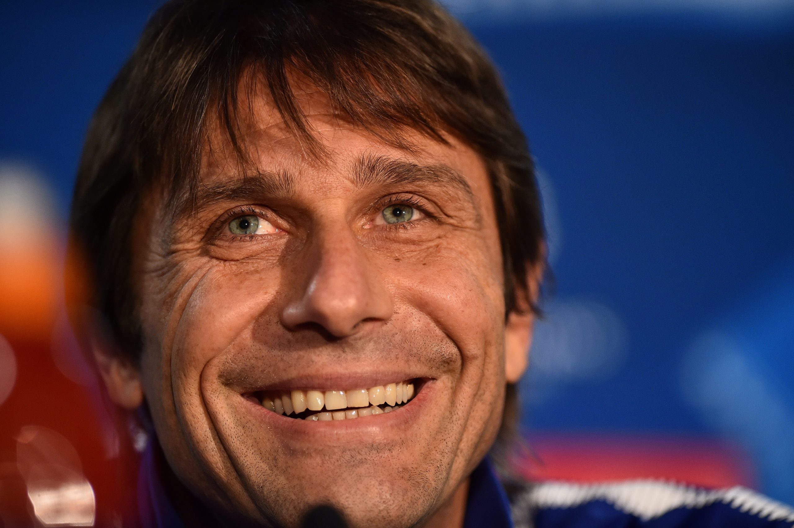 Antonio Conte promete futebol “bom e atraente” no Tottenham