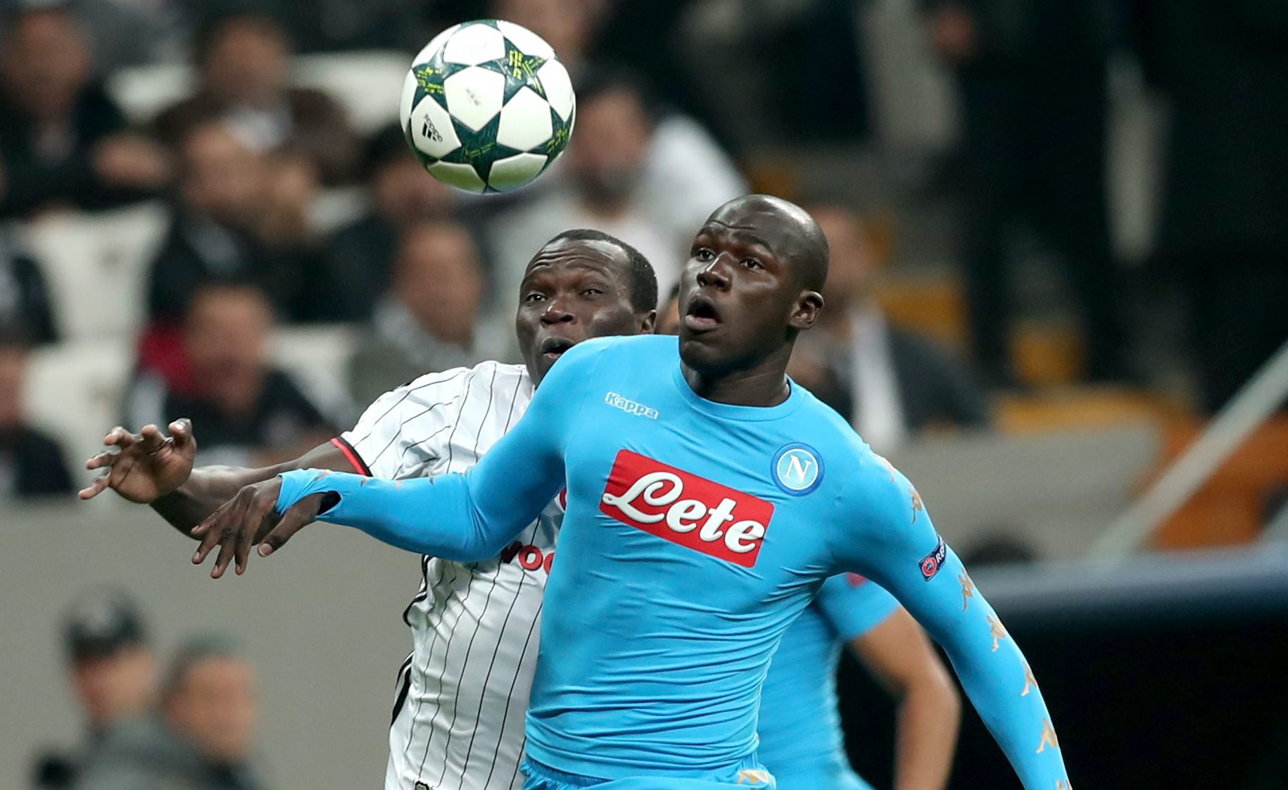 Federação italiana investiga alegados insultos racistas ao futebolista Kalidou Koulibaly