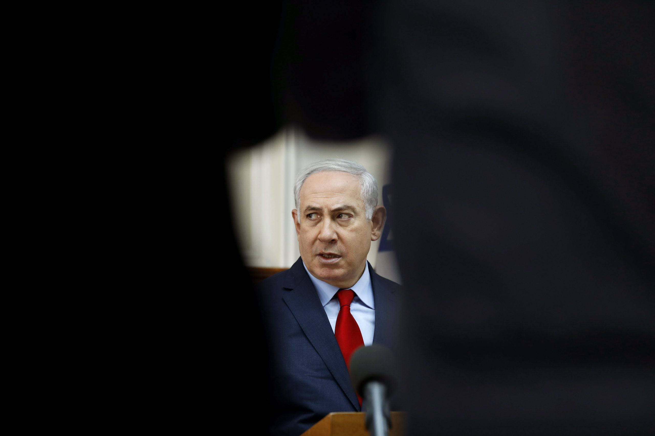 Polícia israelita recomenda acusação de corrupção a Netanyahu