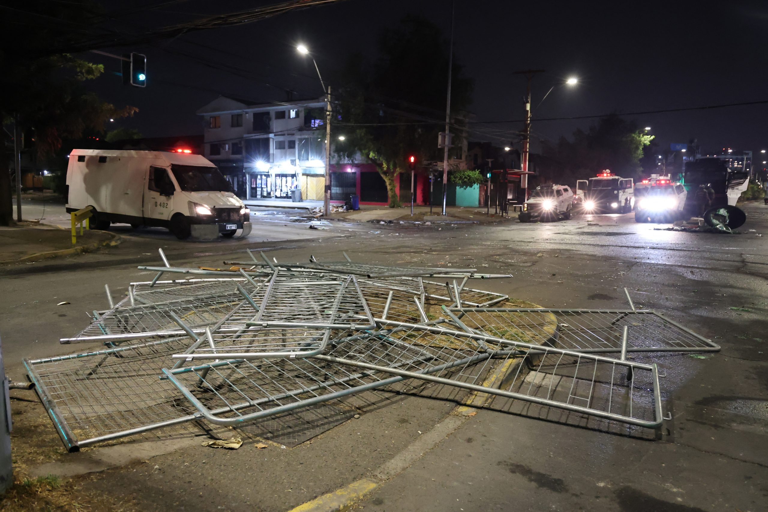 Dois adeptos morrem esmagados em Santiago do Chile e Colo Colo-Fortaleza é cancelado