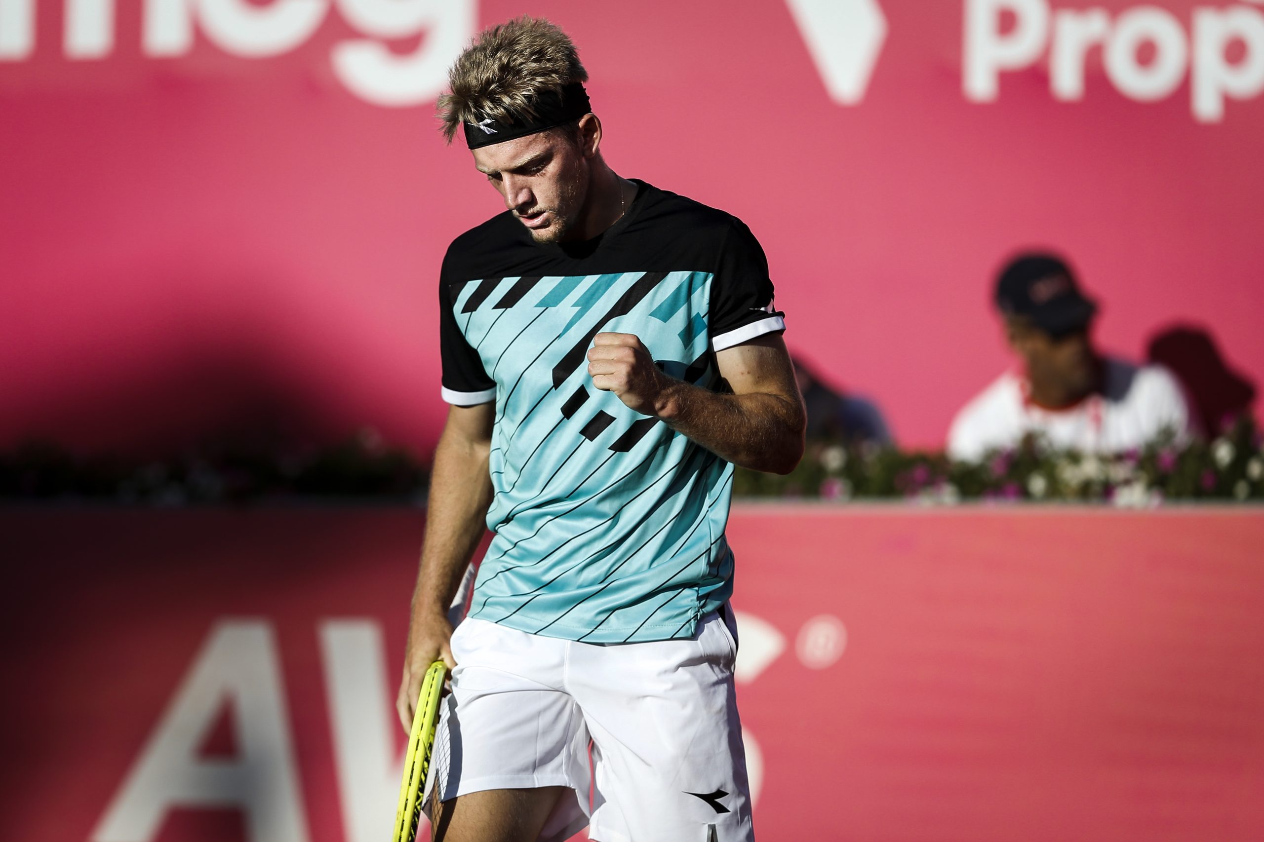 Estoril Open: Fokina surpreende Monfils e acede às meias-finais