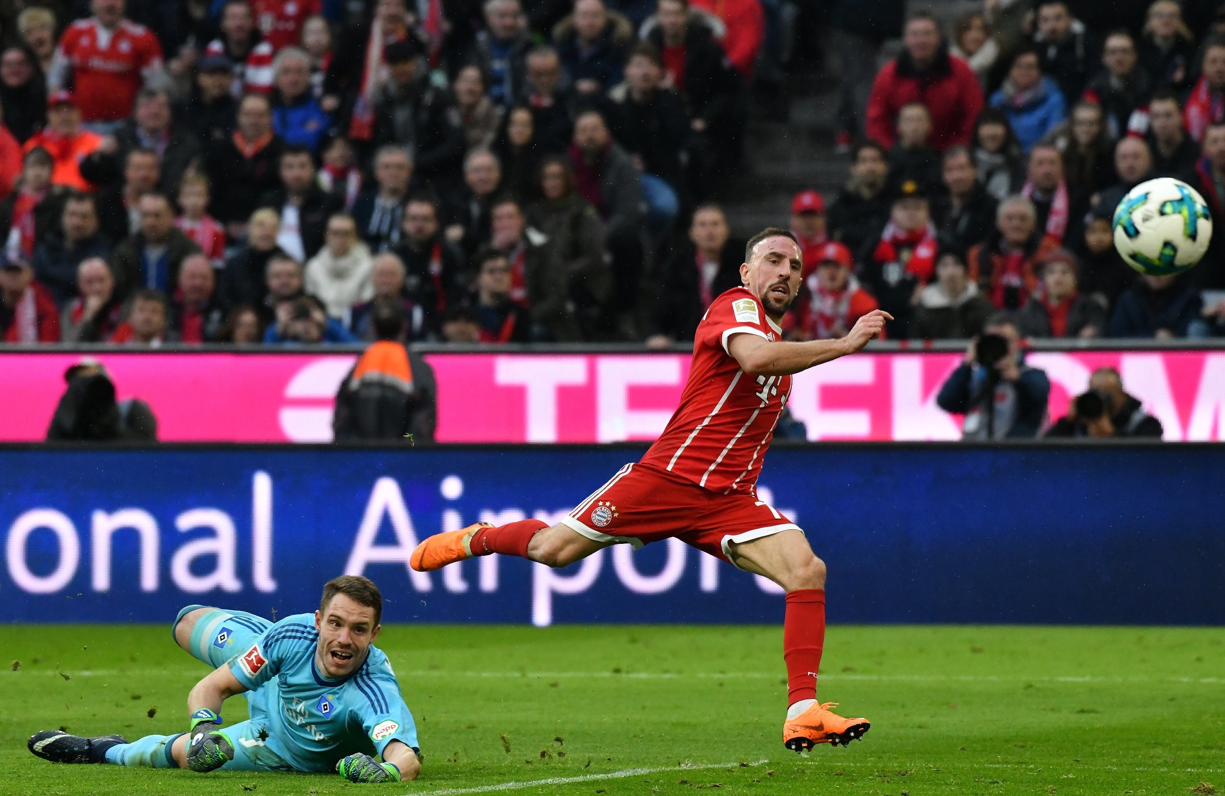 Bayern Munique ‘atropela’ Hamburgo e segue imparável rumo ao título