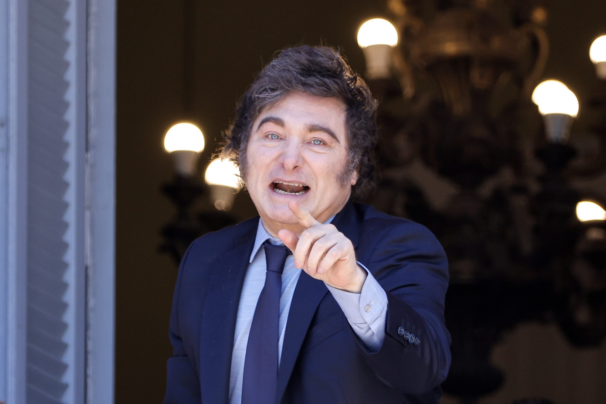 Milei celebra “ponto de viragem” após vitória da extrema-direita nas intercalares da Argentina