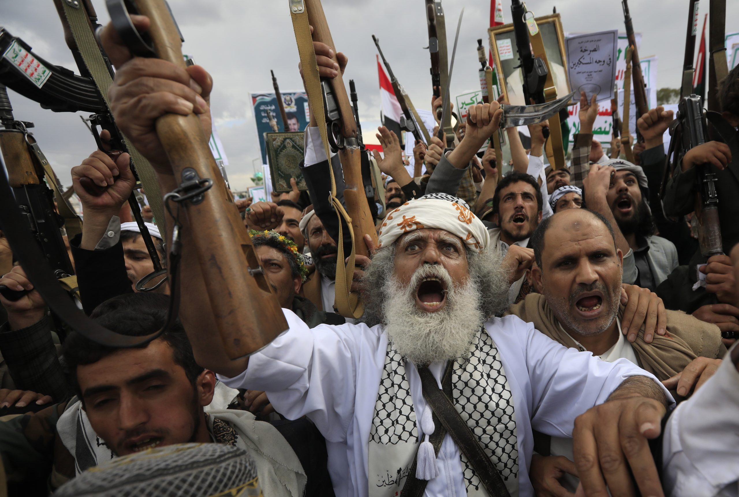 Rebeldes Houthis invadem escritórios da ONU e detêm 11 funcionários