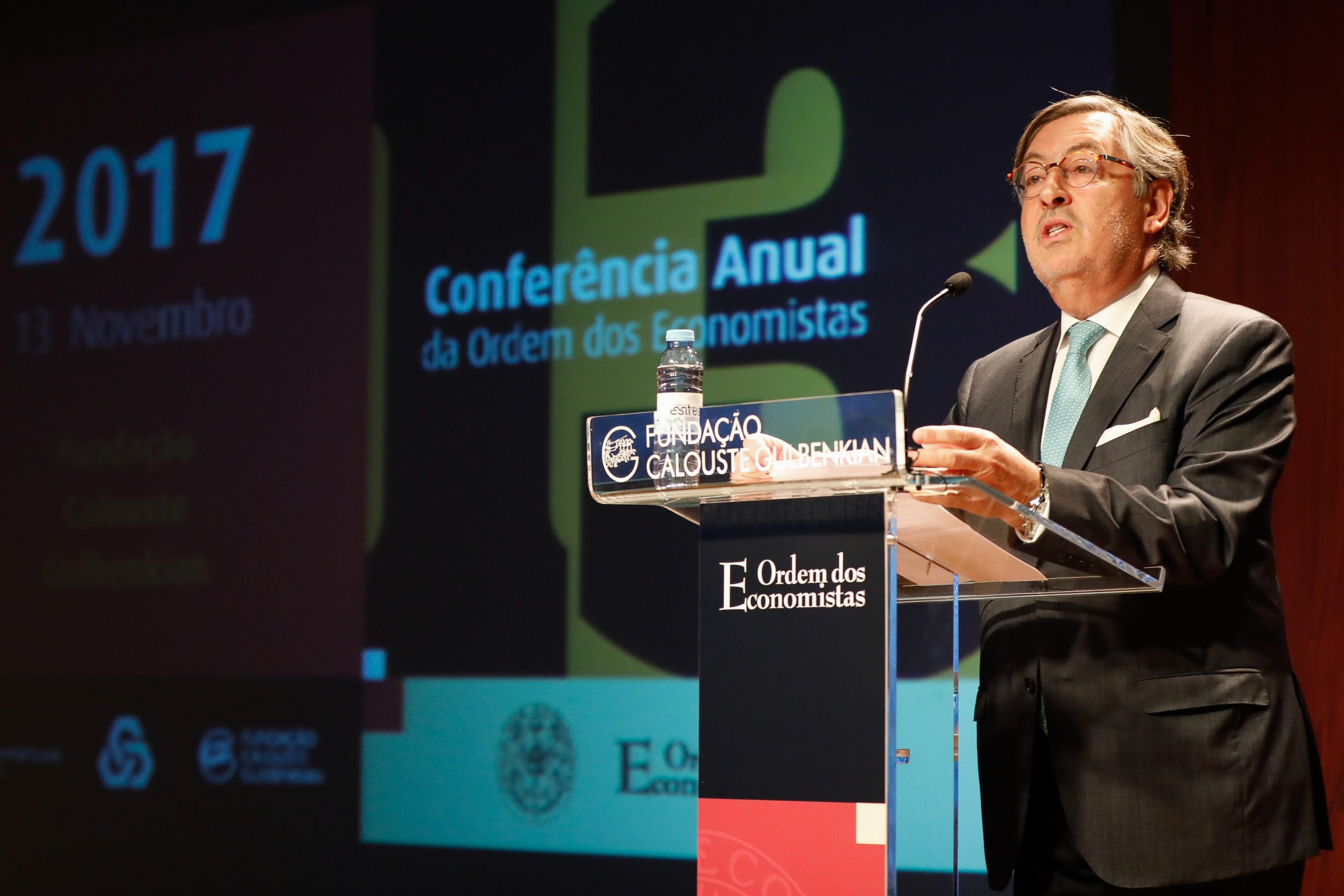 Ordem dos Economistas: Bastonário reeleito quer contribuir para “melhor governação”