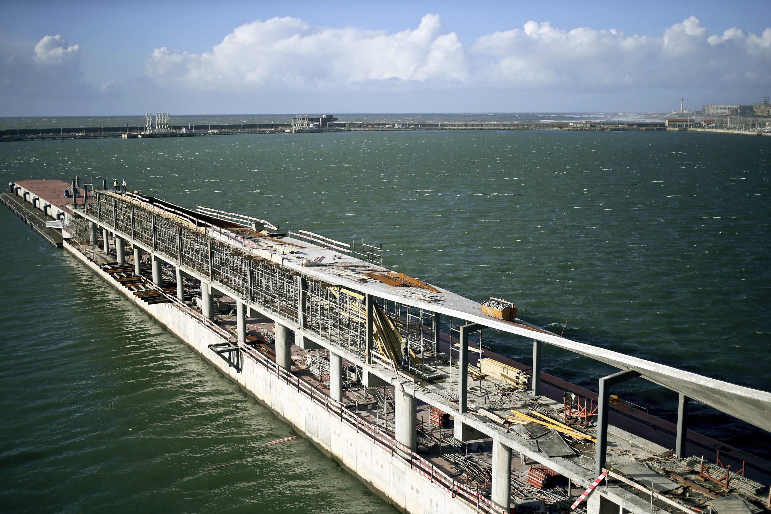 PAN questiona Governo sobre prolongamento do quebra-mar no porto de Leixões