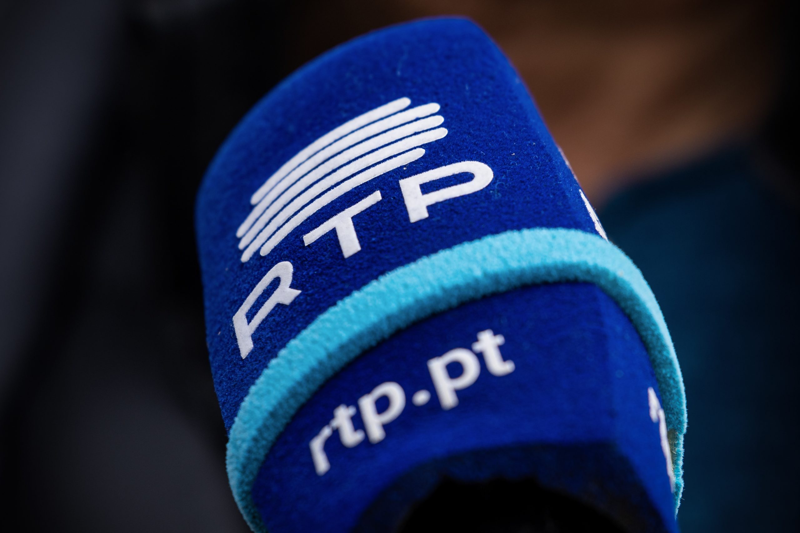 Governo diz que saída de até 250 trabalhadores foi sugerida pela administração da RTP