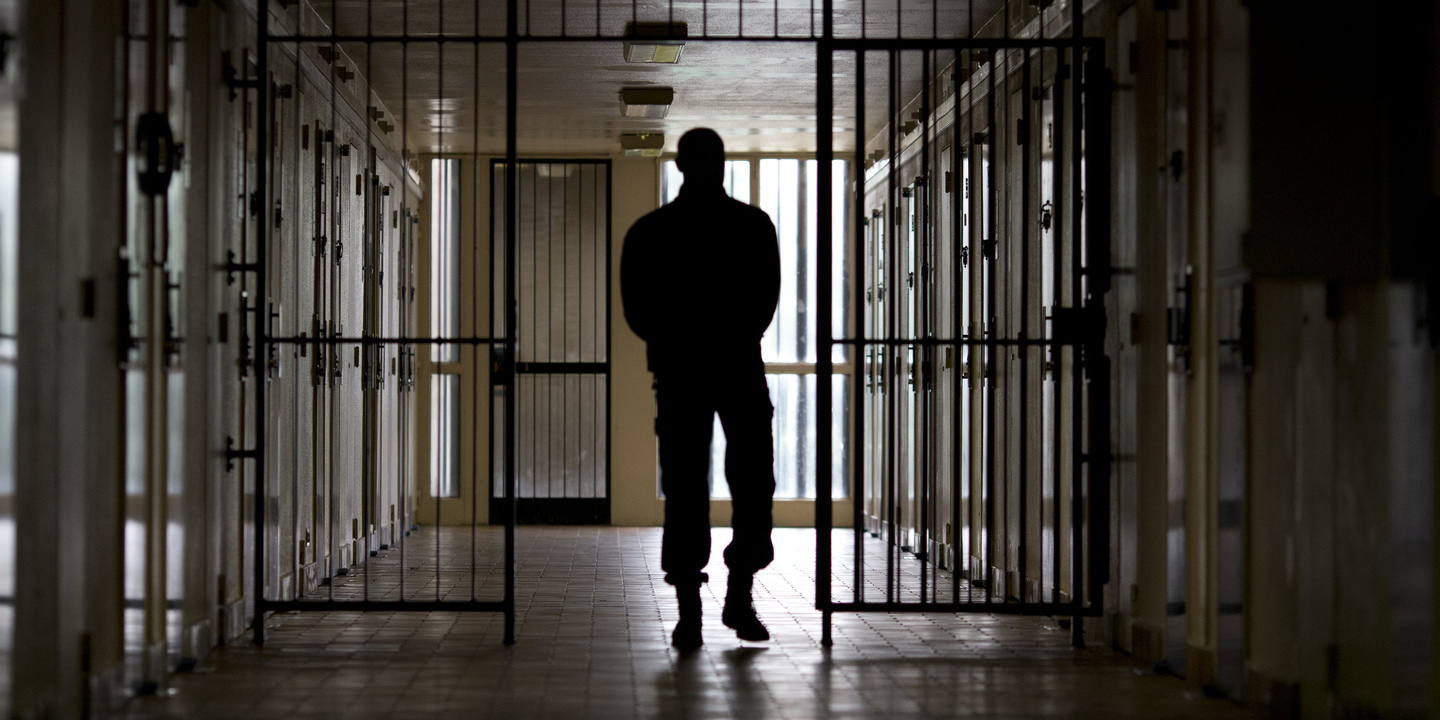 Instrutor de serviços prisionais condenado a pena de prisão suspensa por morte de aluna